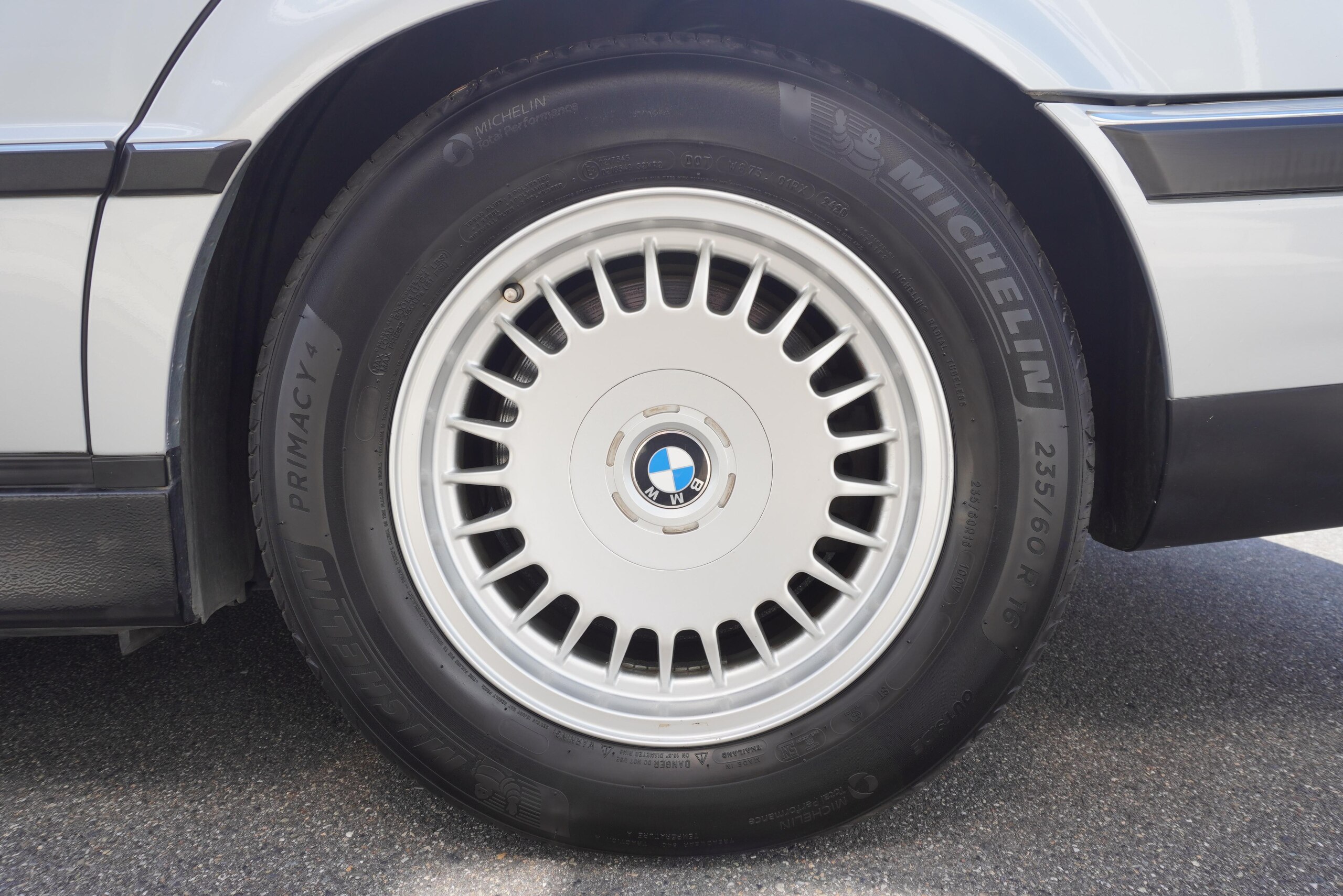 1996 BMW 750iL — Photo 34 / 36