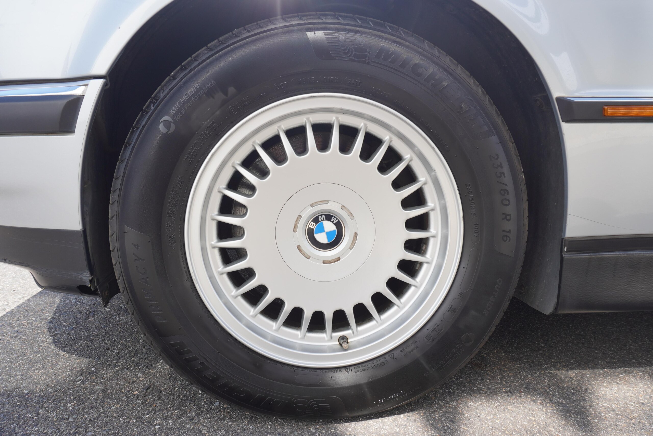 1996 BMW 750iL — Photo 35 / 36