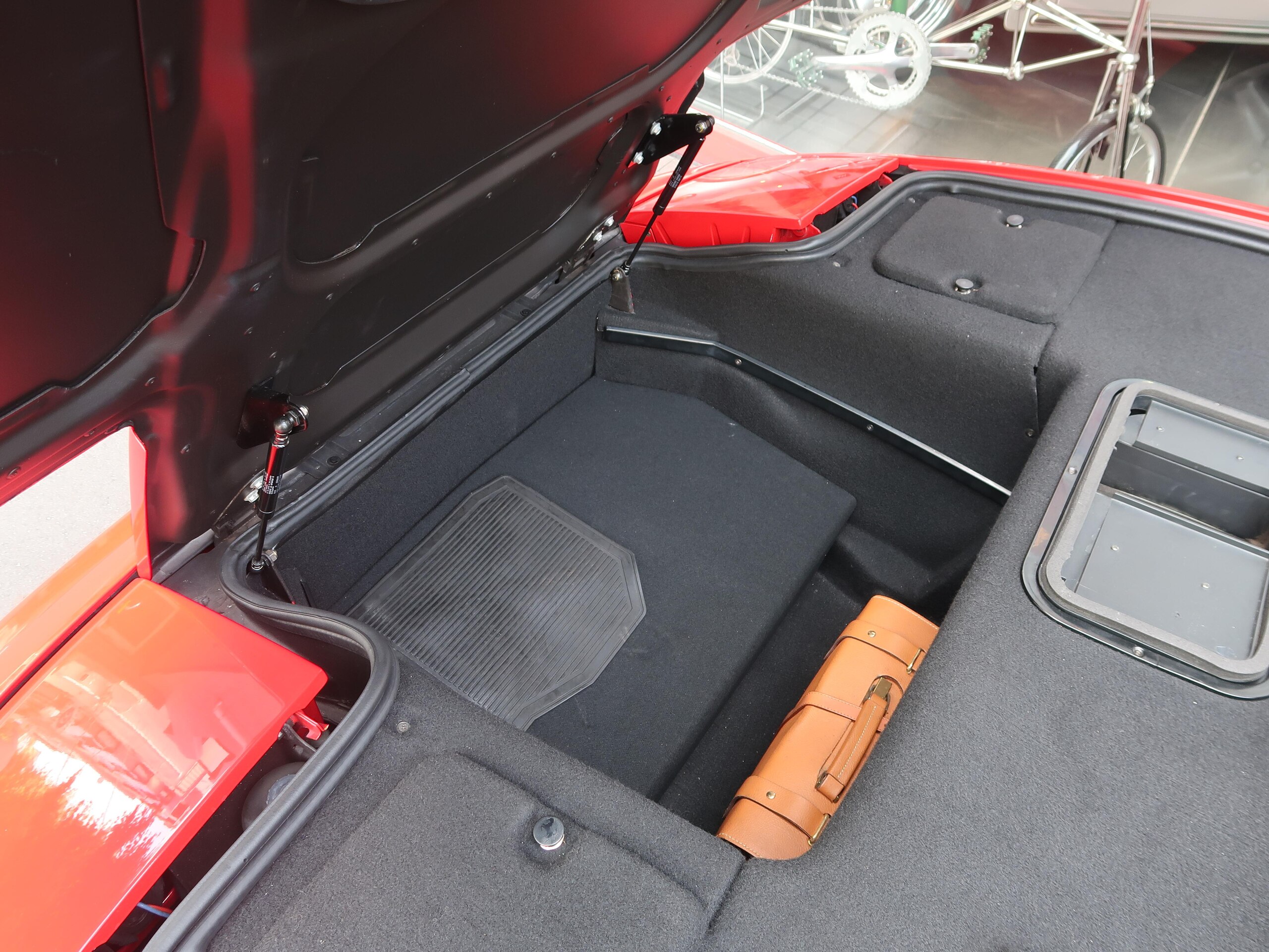 1996 Ferrari F355 Berlinetta — Photo 43 / 47