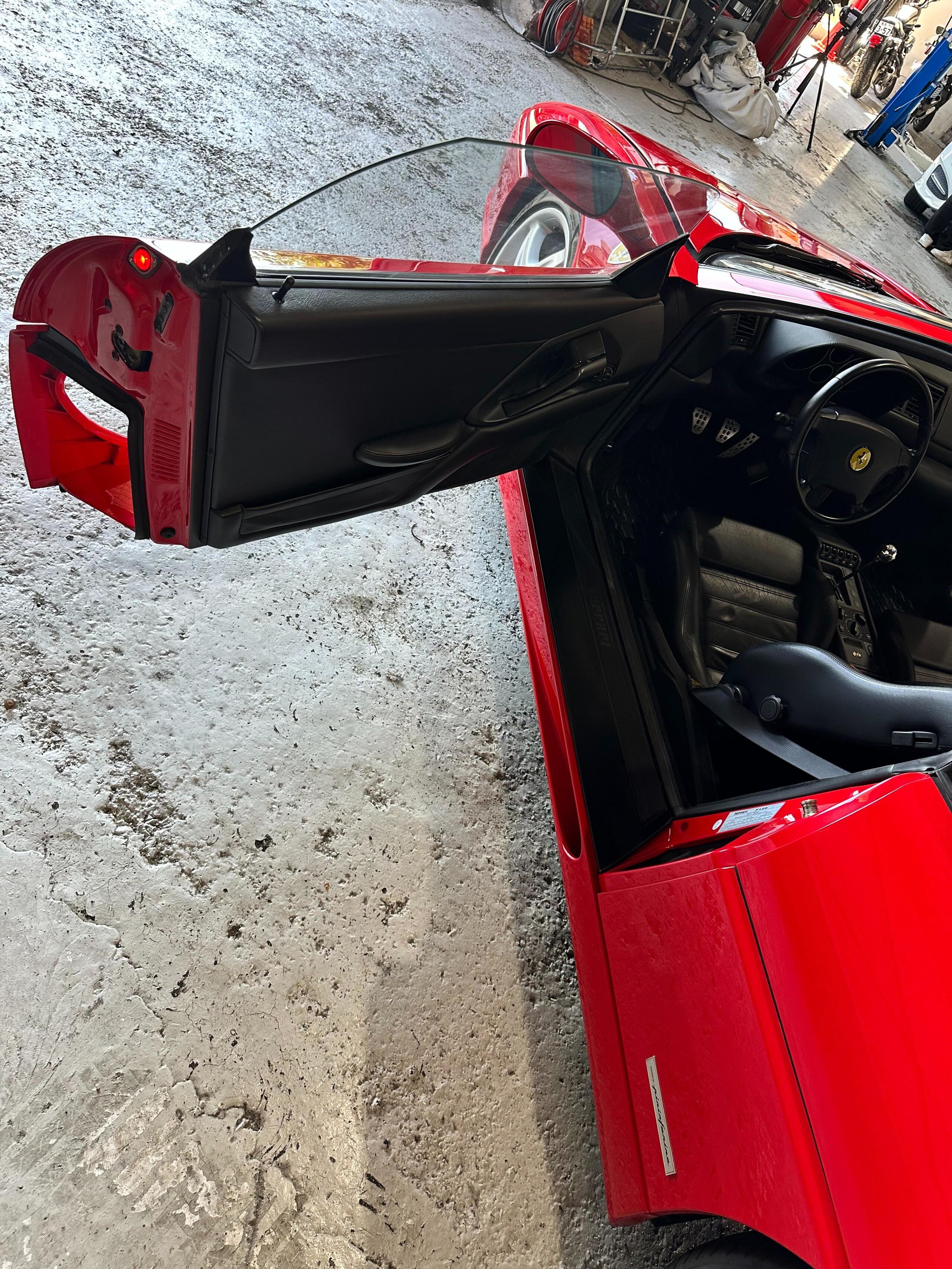 1996 Ferrari F355 Berlinetta — Photo 35 / 44