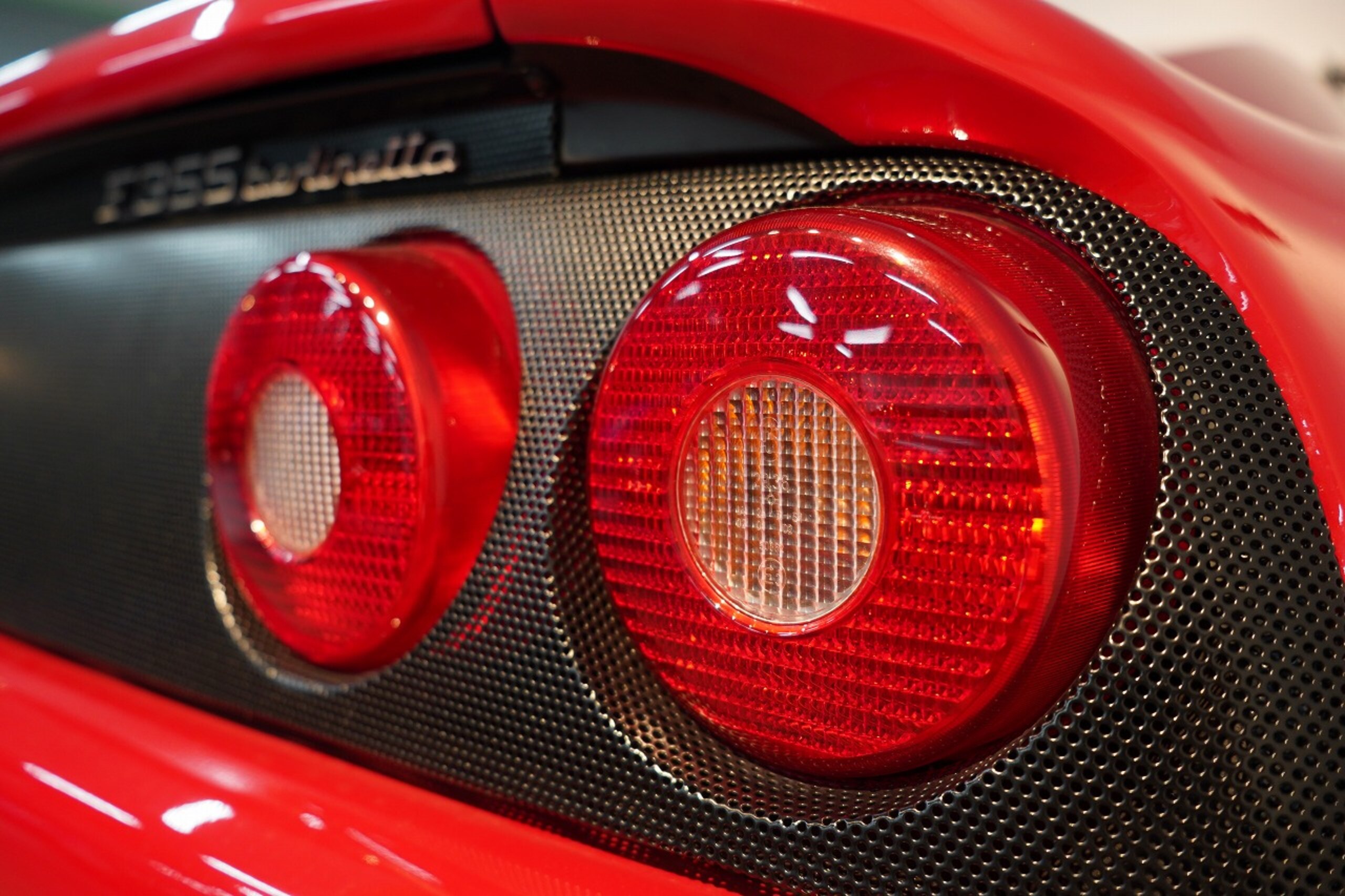 1996 Ferrari F355 Berlinetta — Photo 28 / 69