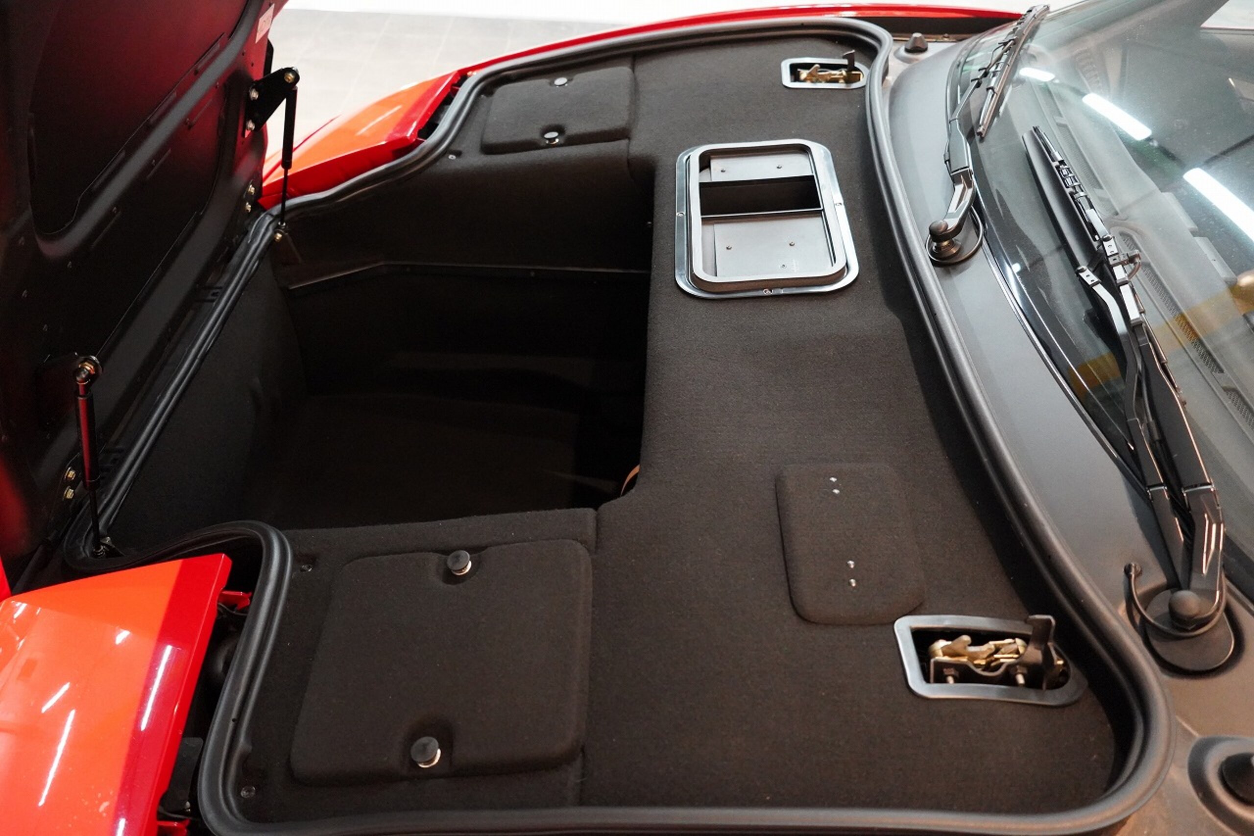 1996 Ferrari F355 Berlinetta — Photo 37 / 69