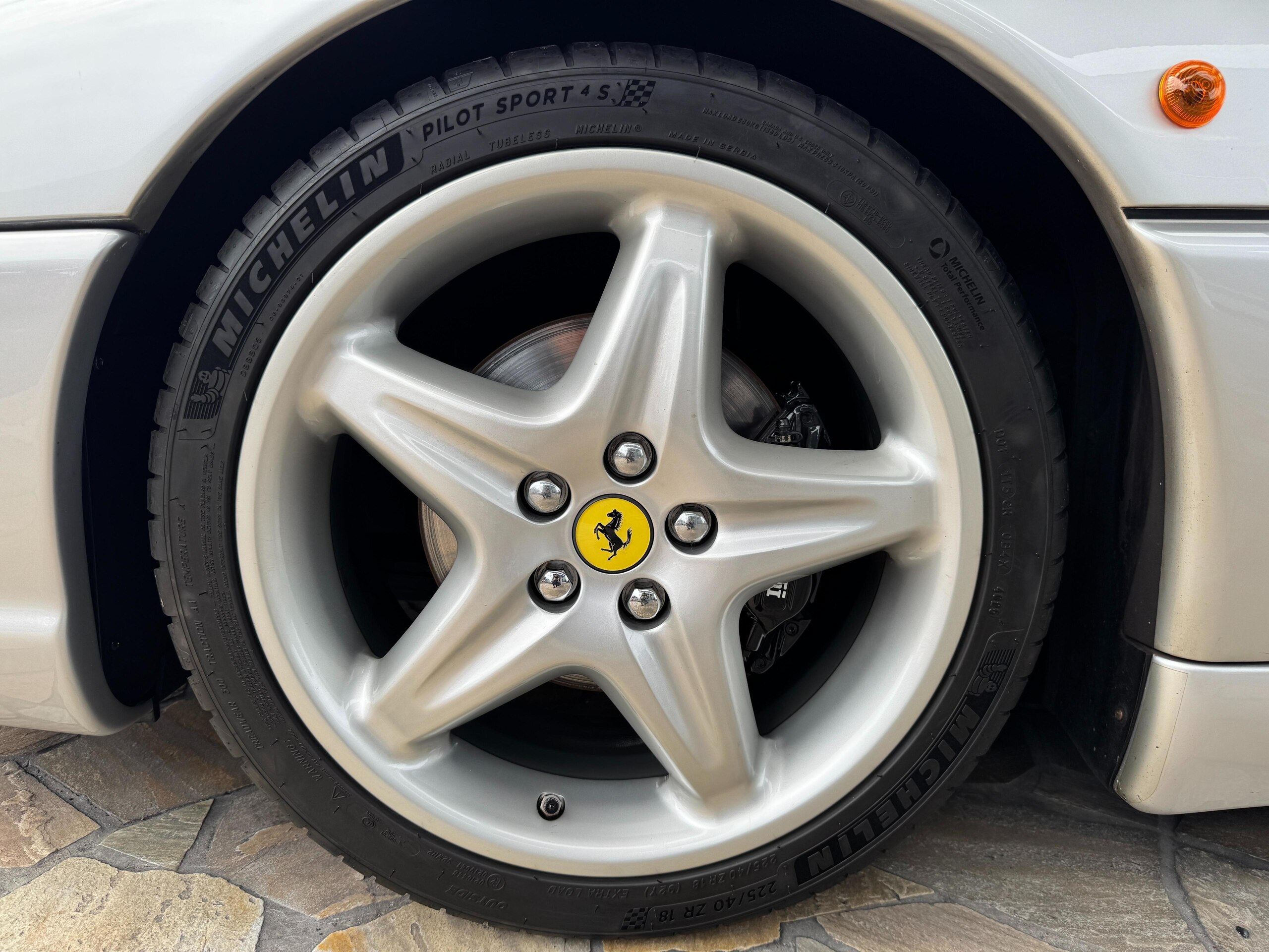 1997 Ferrari F355 Berlinetta — Photo 37 / 60