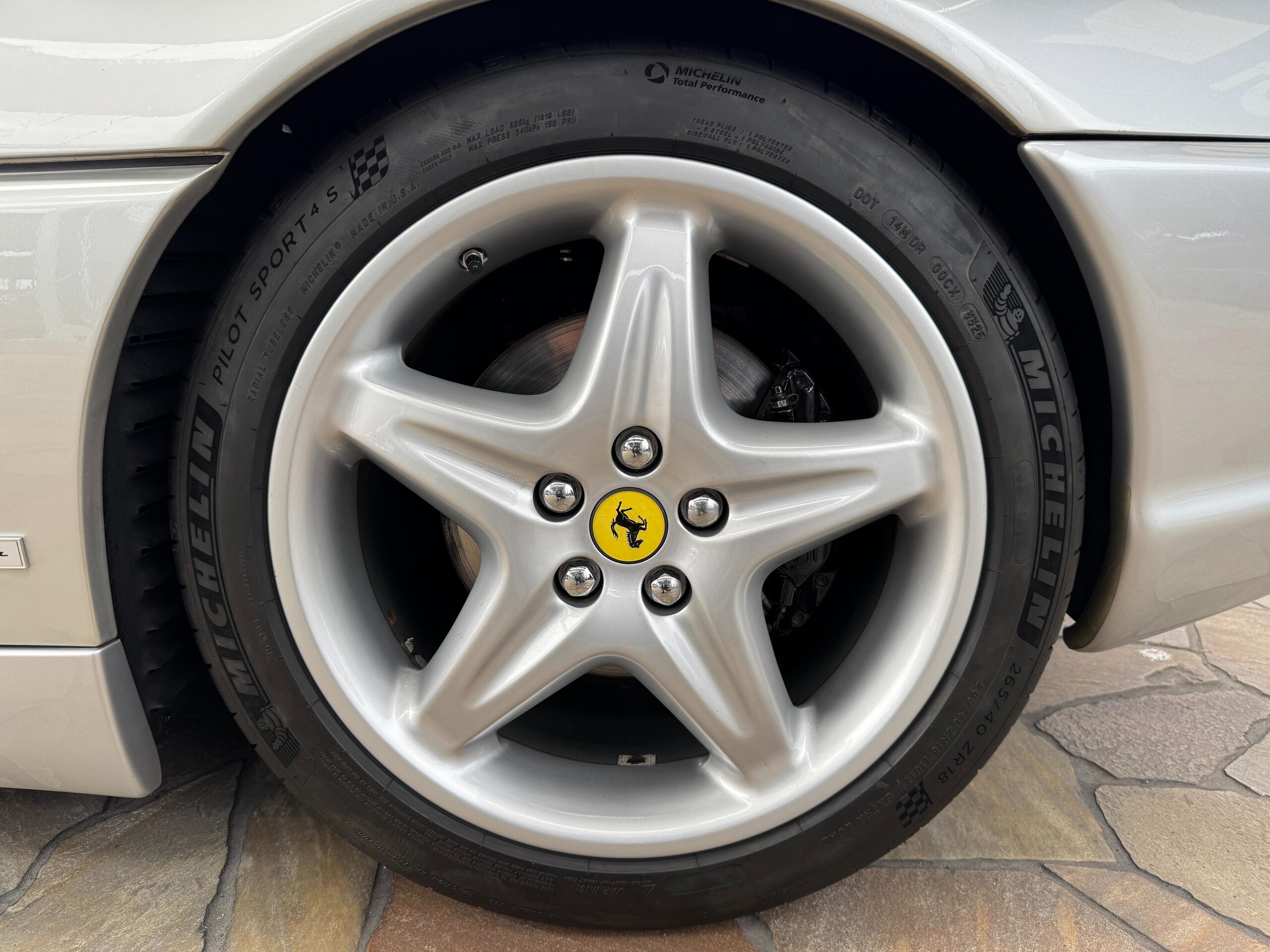 1997 Ferrari F355 Berlinetta — Photo 38 / 60