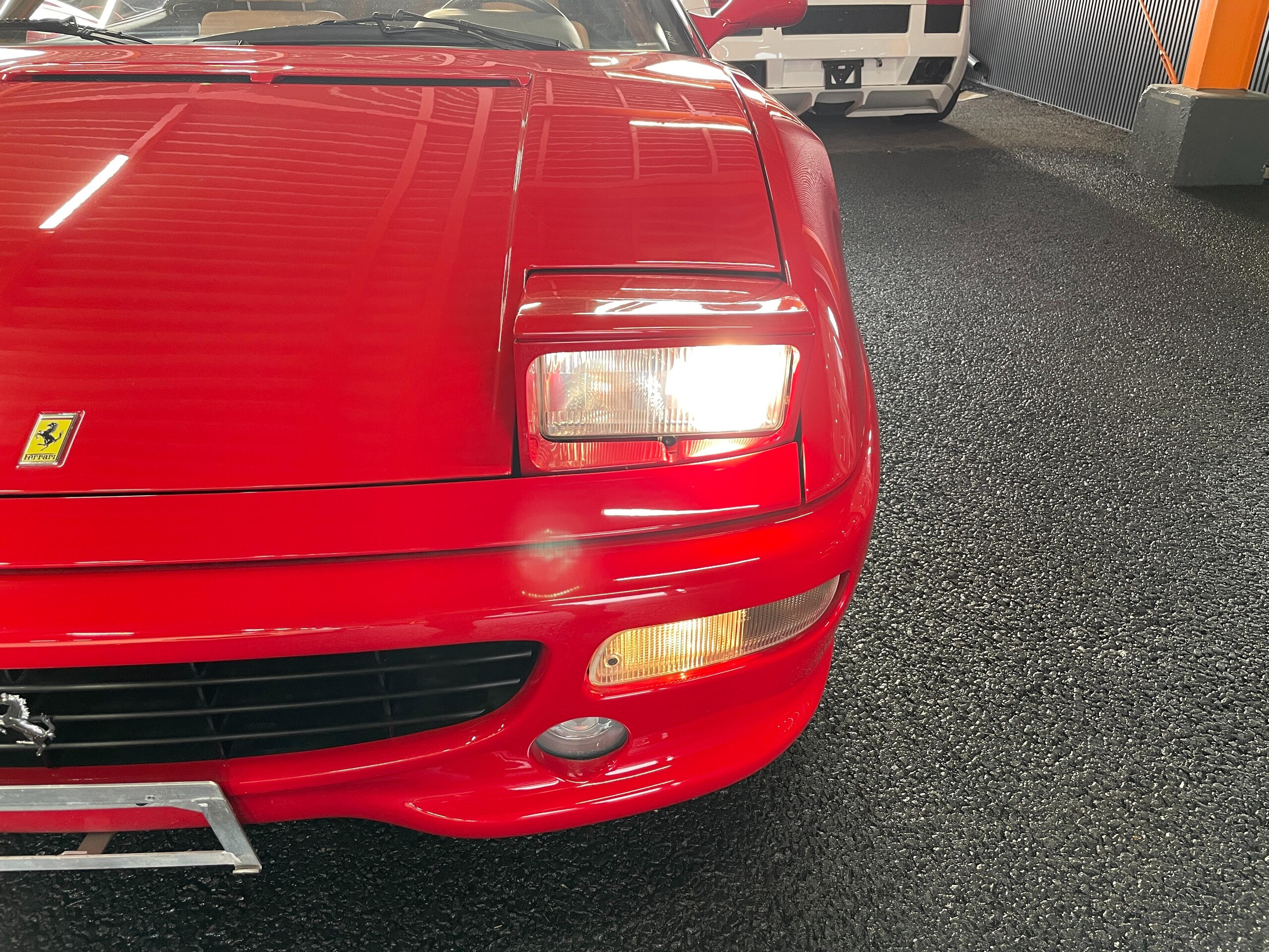 1998 Ferrari F355 Spider F1 — Photo 21 / 23