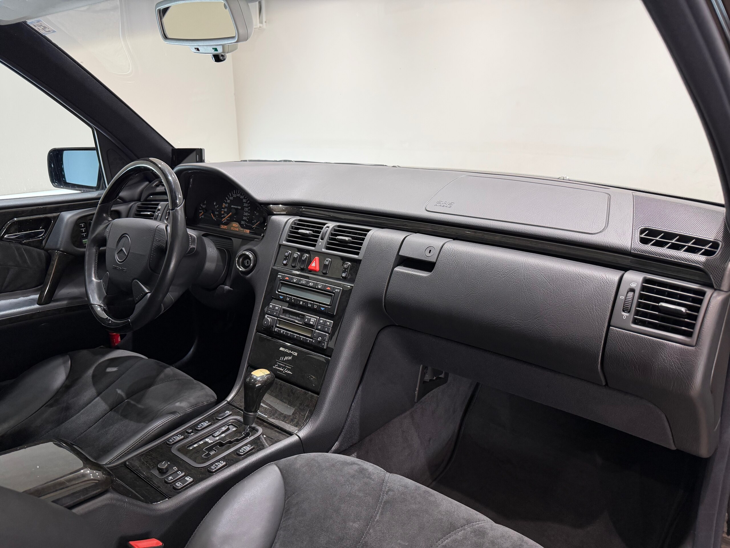 1998 Mercedes Benz E60 AMG — Photo 8 / 74