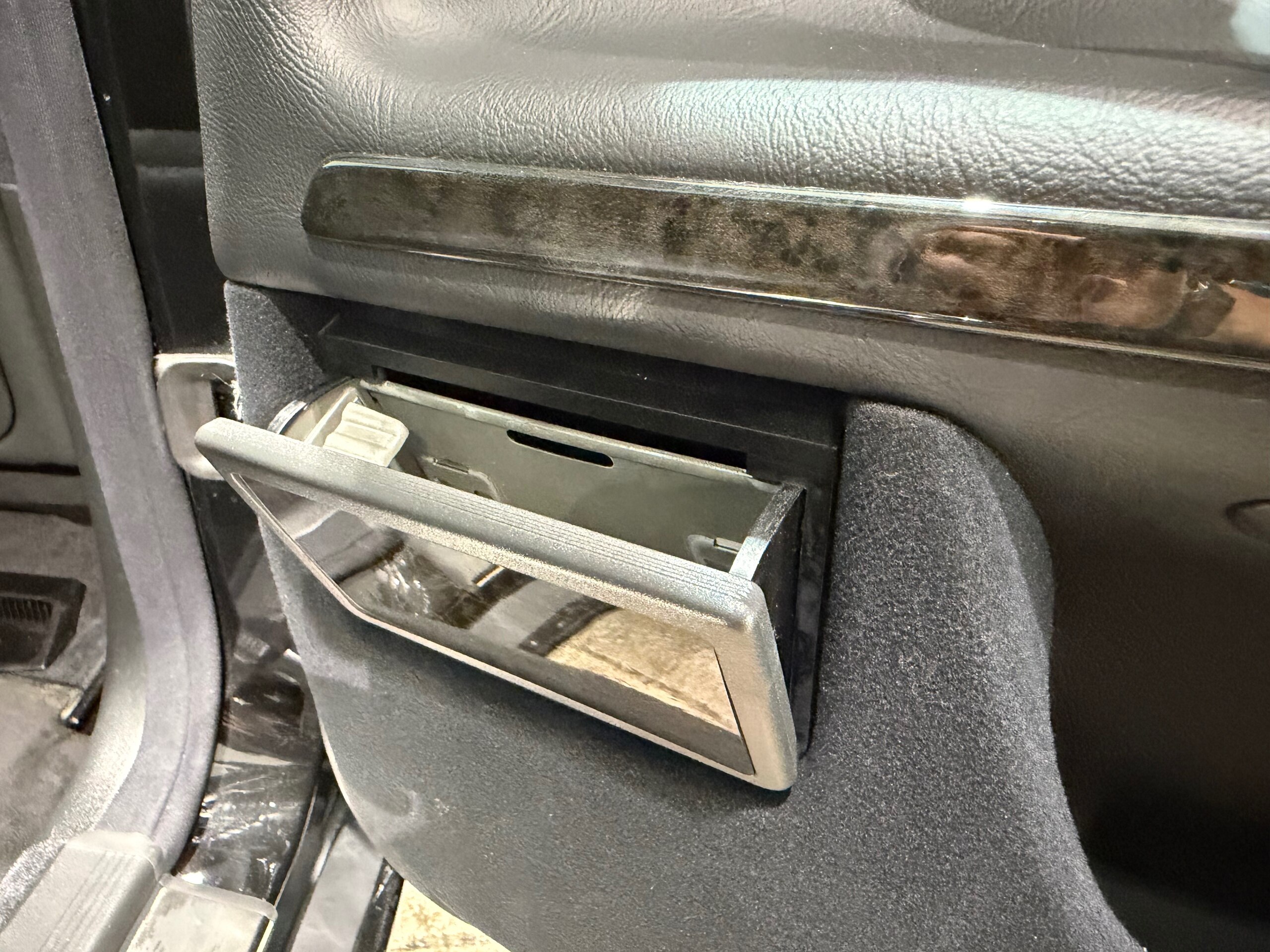 1998 Mercedes Benz E60 AMG — Photo 18 / 74