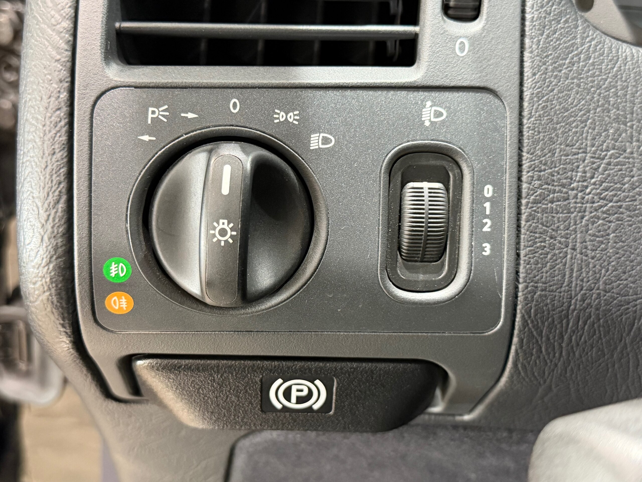 1998 Mercedes Benz E60 AMG — Photo 23 / 74