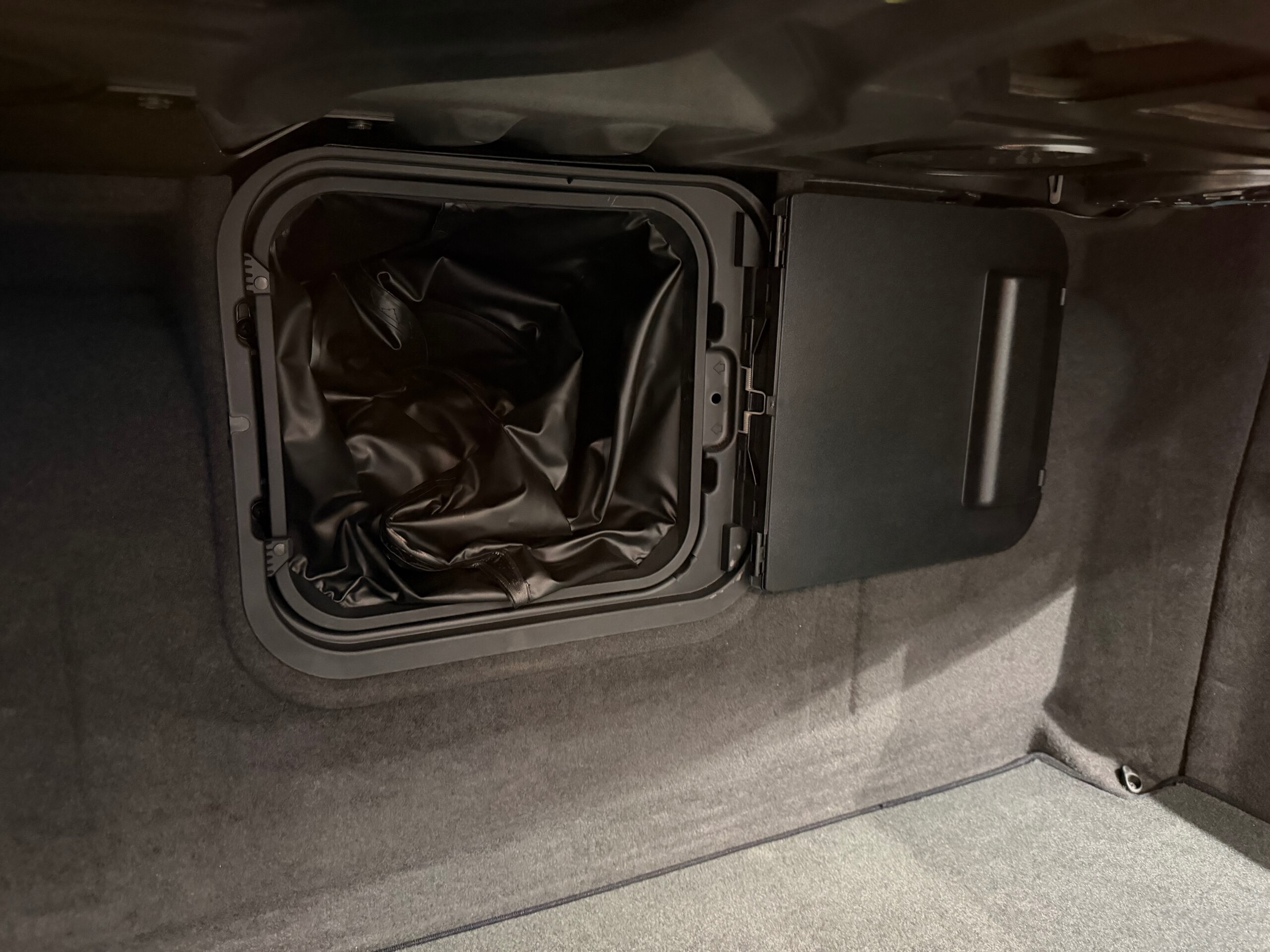 1998 Mercedes Benz E60 AMG — Photo 36 / 74