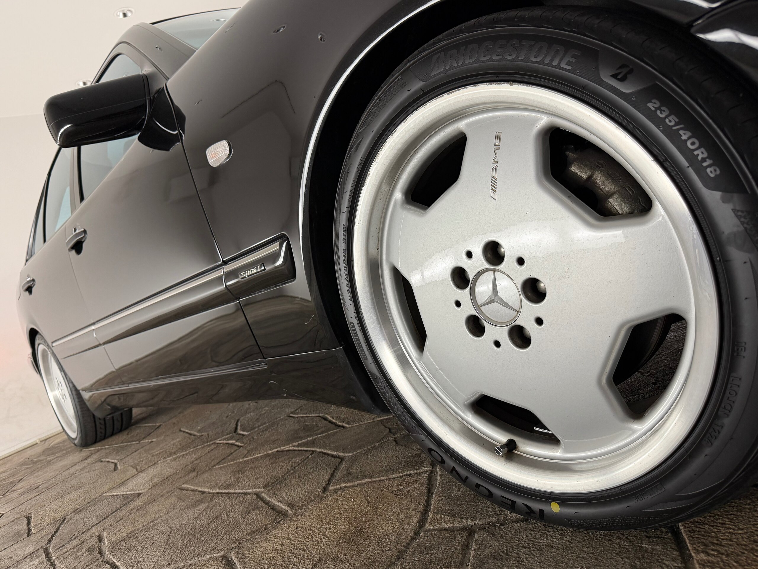 1998 Mercedes Benz E60 AMG — Photo 45 / 74