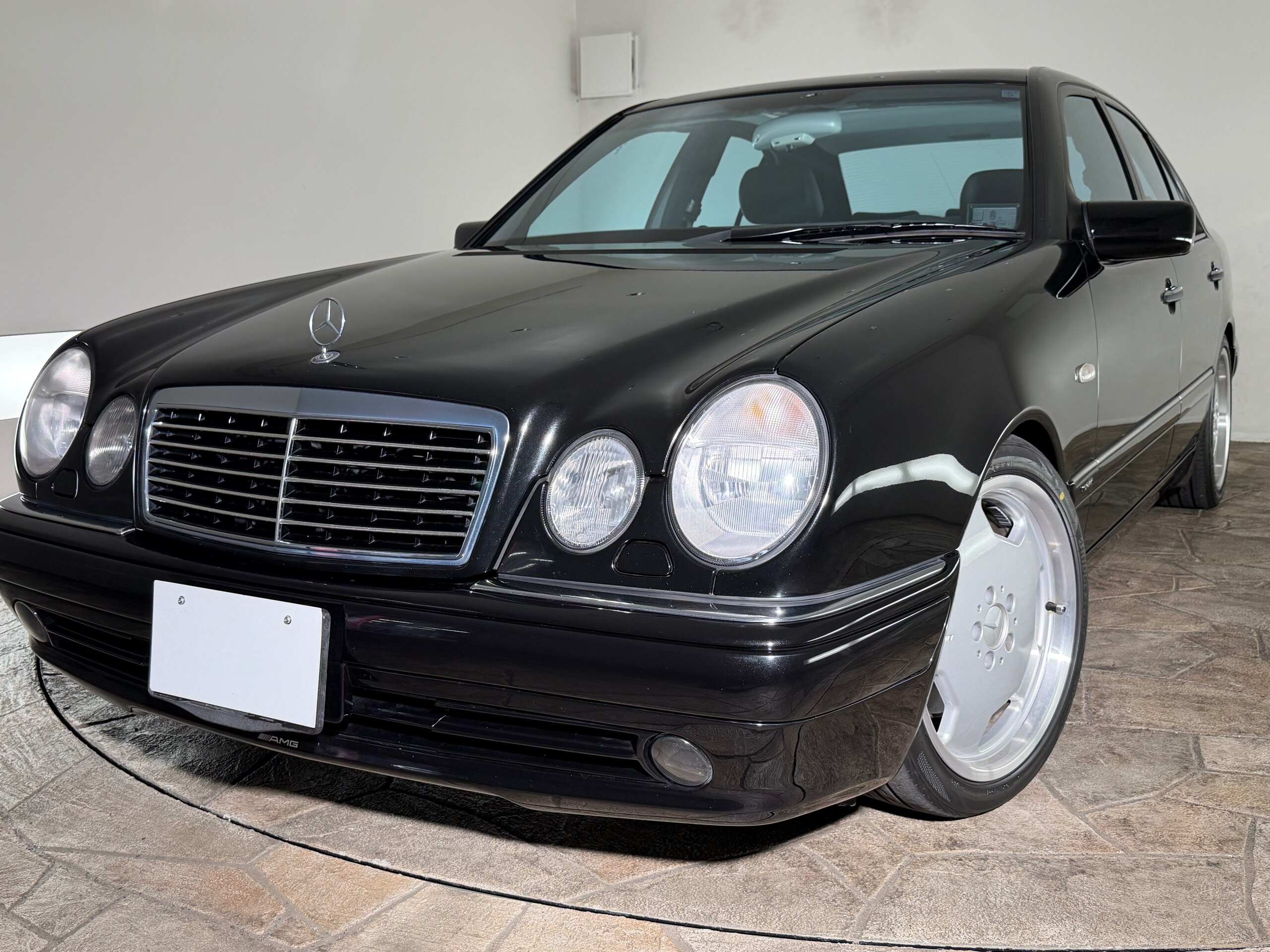 1998 Mercedes Benz E60 AMG — Photo 47 / 74
