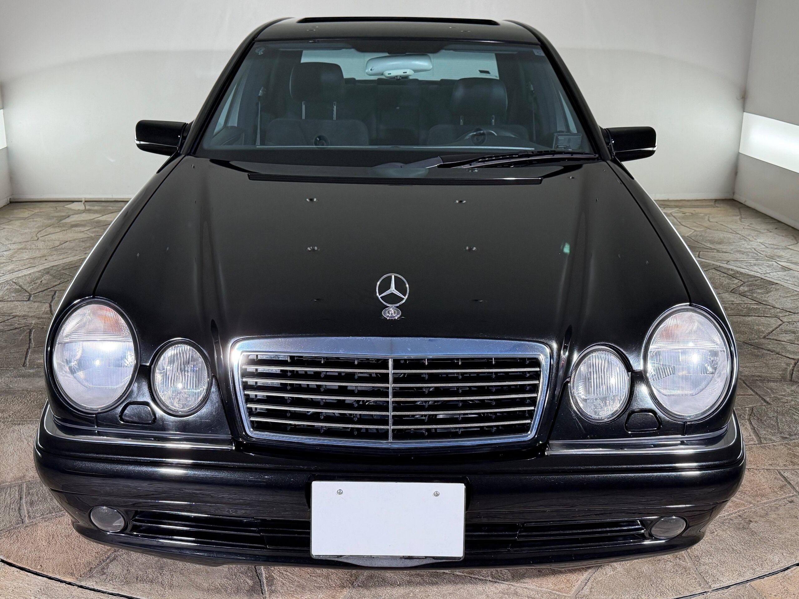 1998 Mercedes Benz E60 AMG — Photo 49 / 74