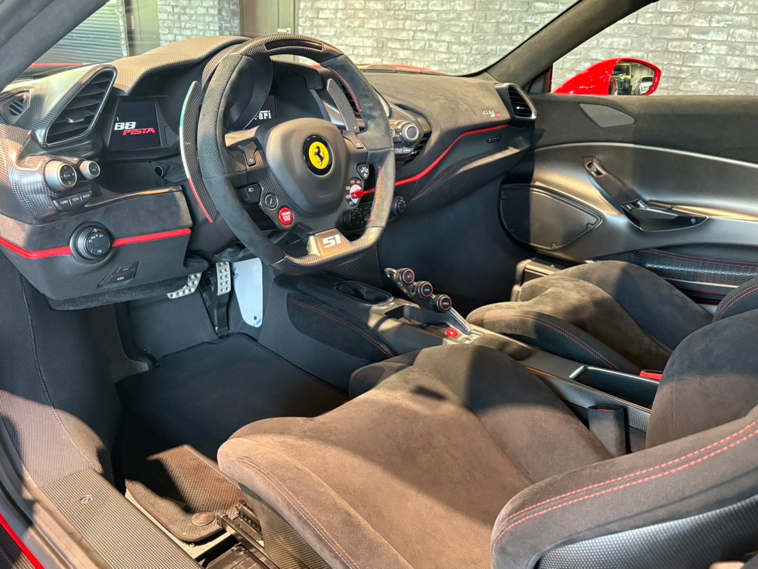 2019 Ferrari 488 Pista Piloti — Photo 8 / 17