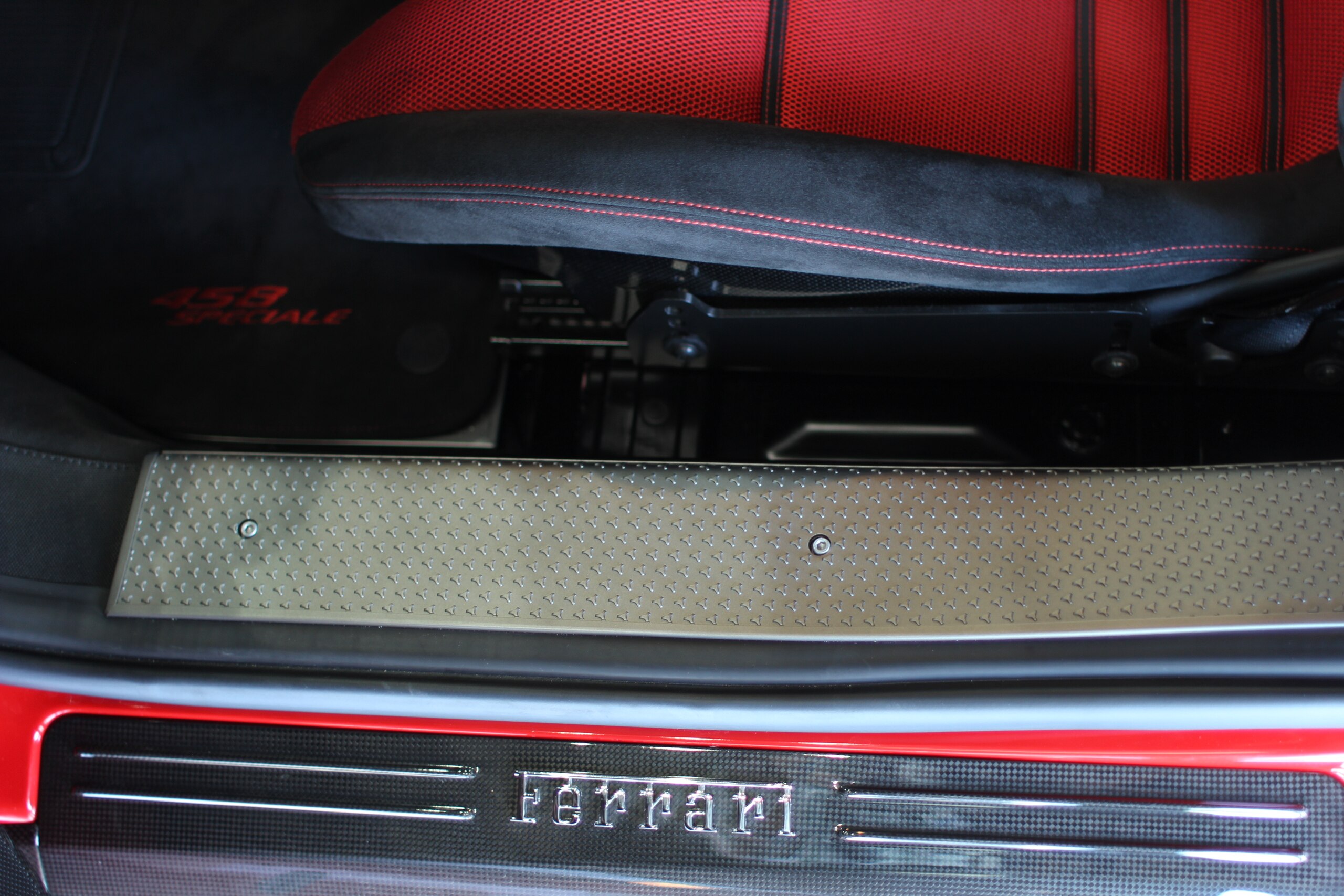 2014 Ferrari 458 Speciale — Photo 13 / 25