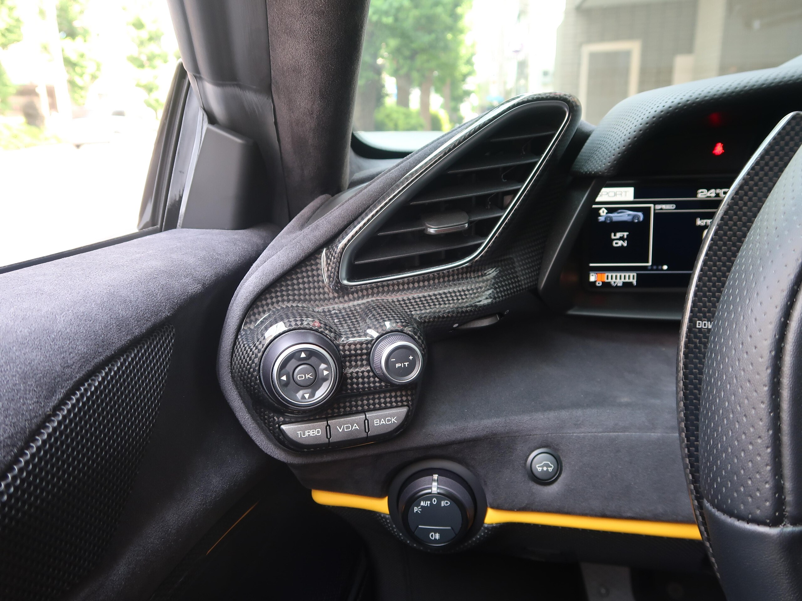 2020 Ferrari 488 Pista — Photo 36 / 53