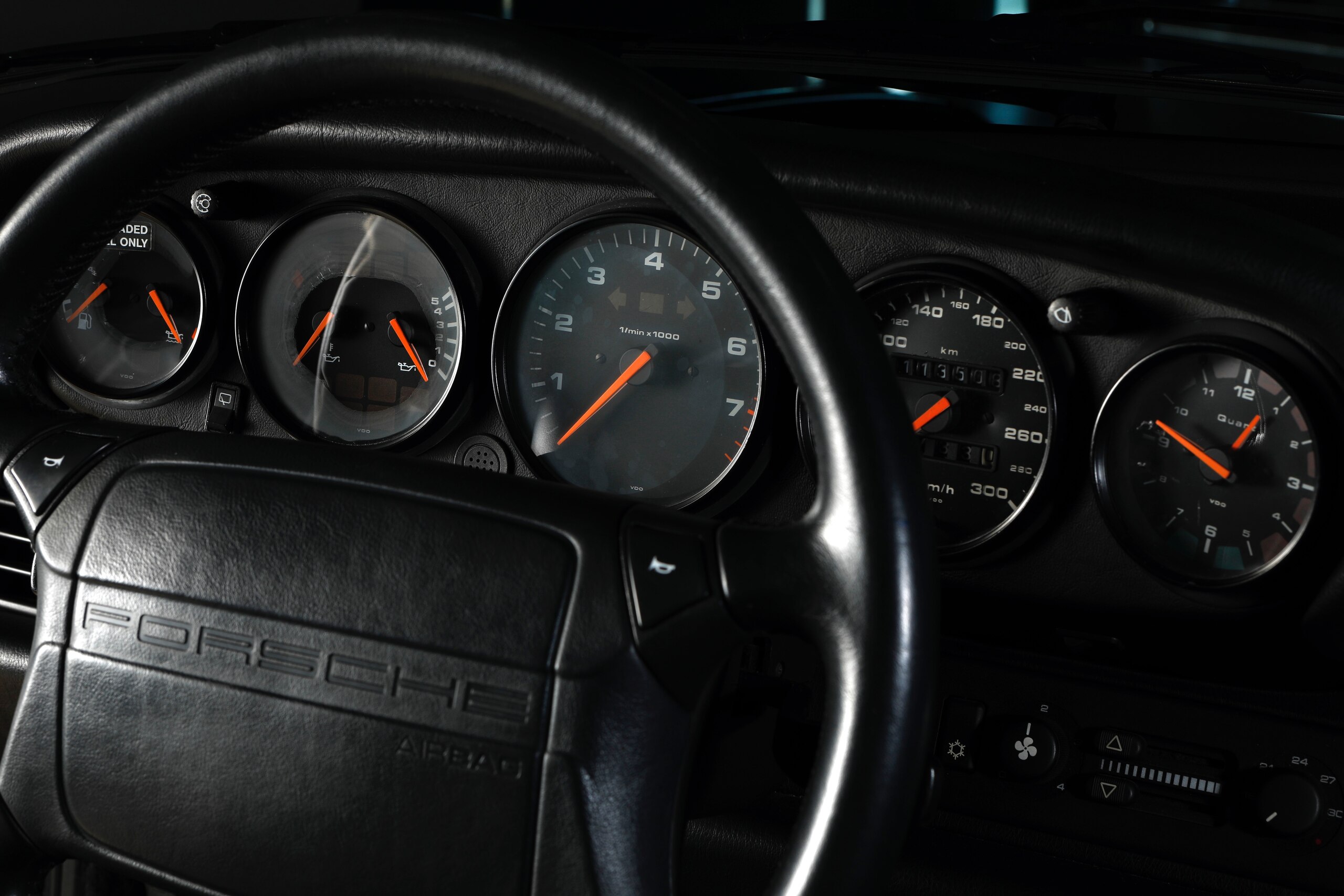 1992 Porsche 911 Carrera 2 — Photo 7 / 21