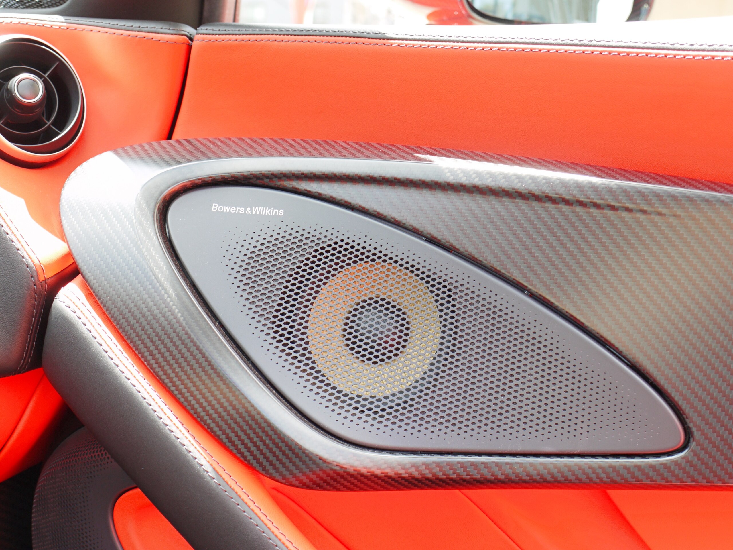 2019 McLaren 600LT Spider — Photo 16 / 21