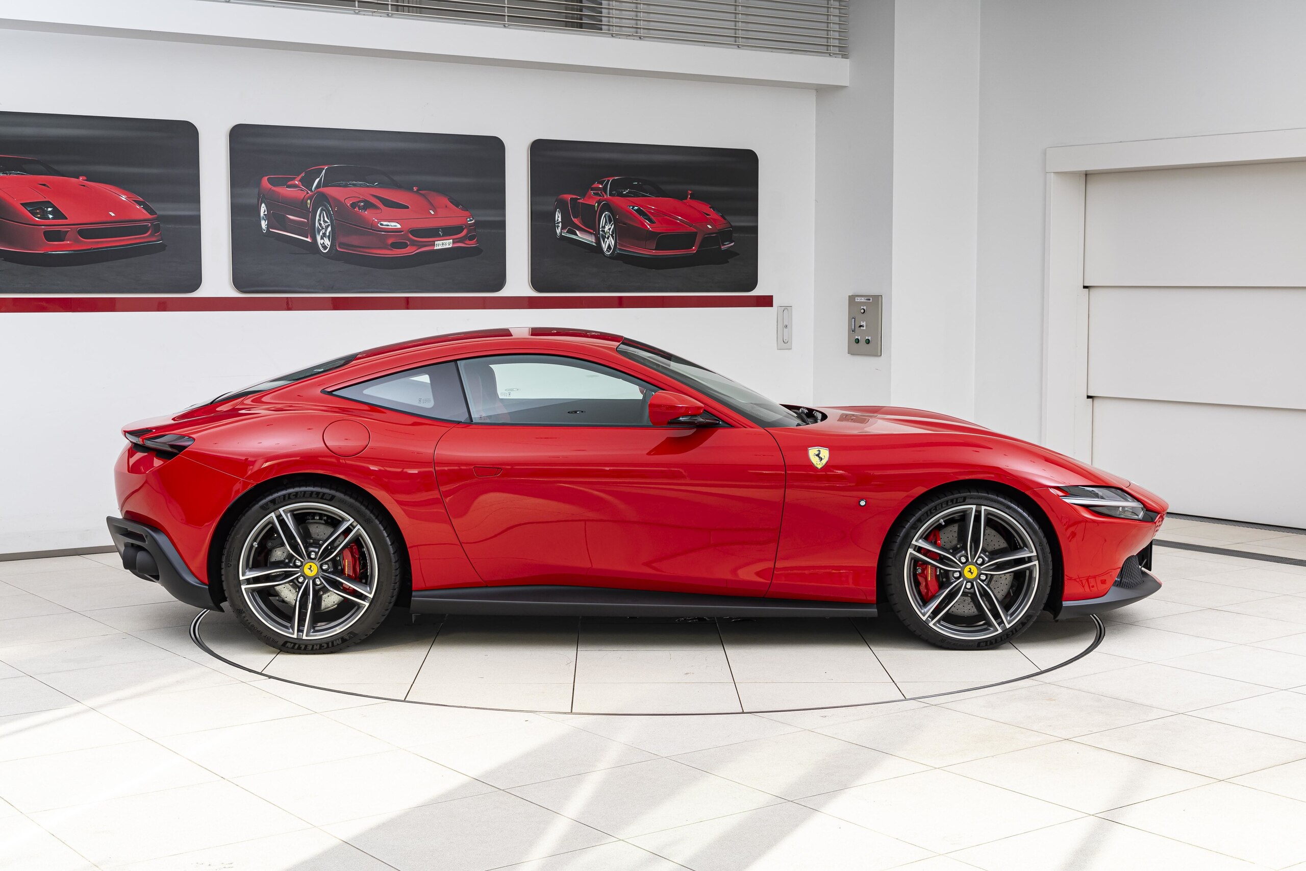 2021 Ferrari Roma — Photo 15 / 26