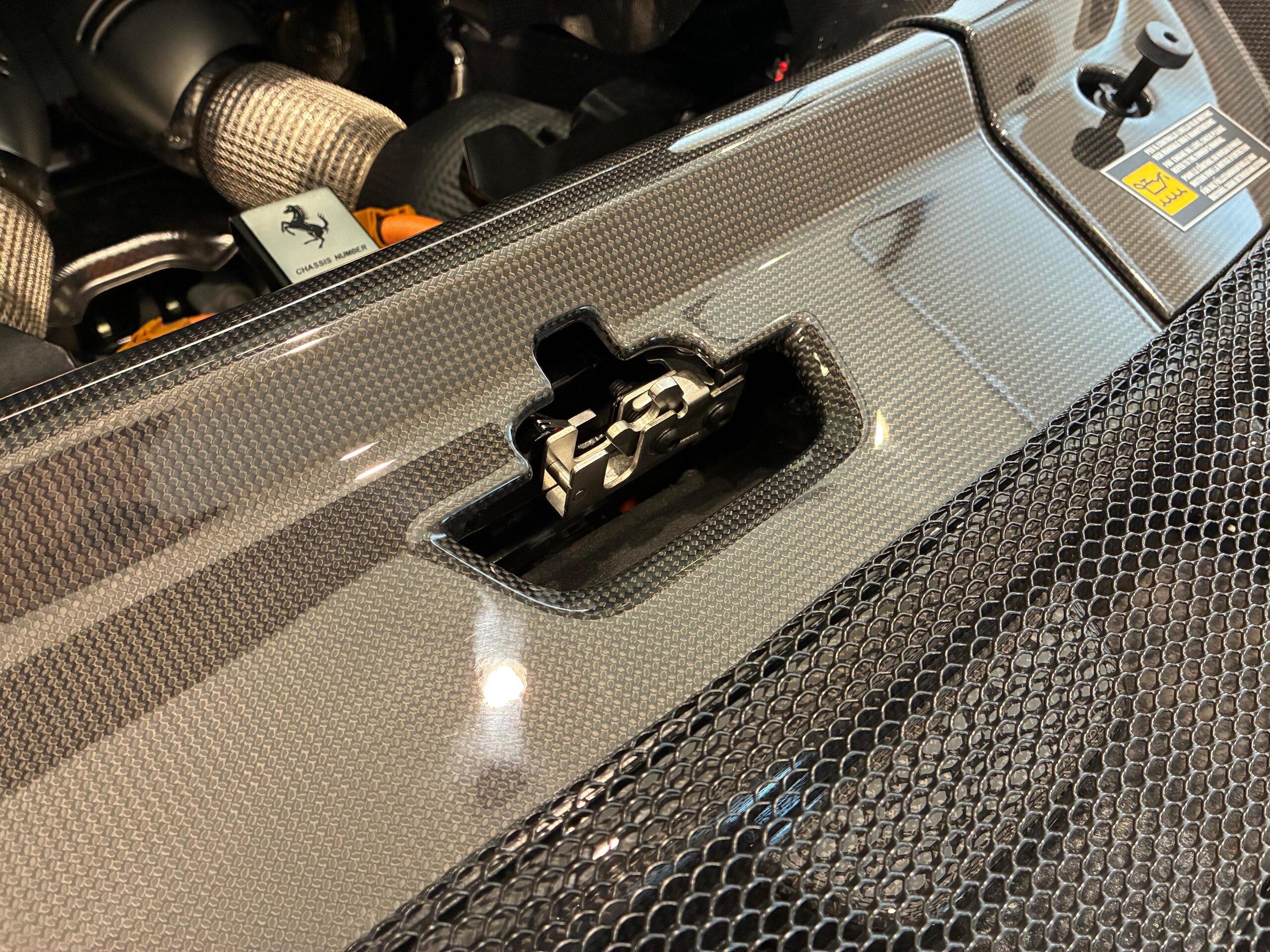 2025 Ferrari 296GTS — Photo 75 / 76