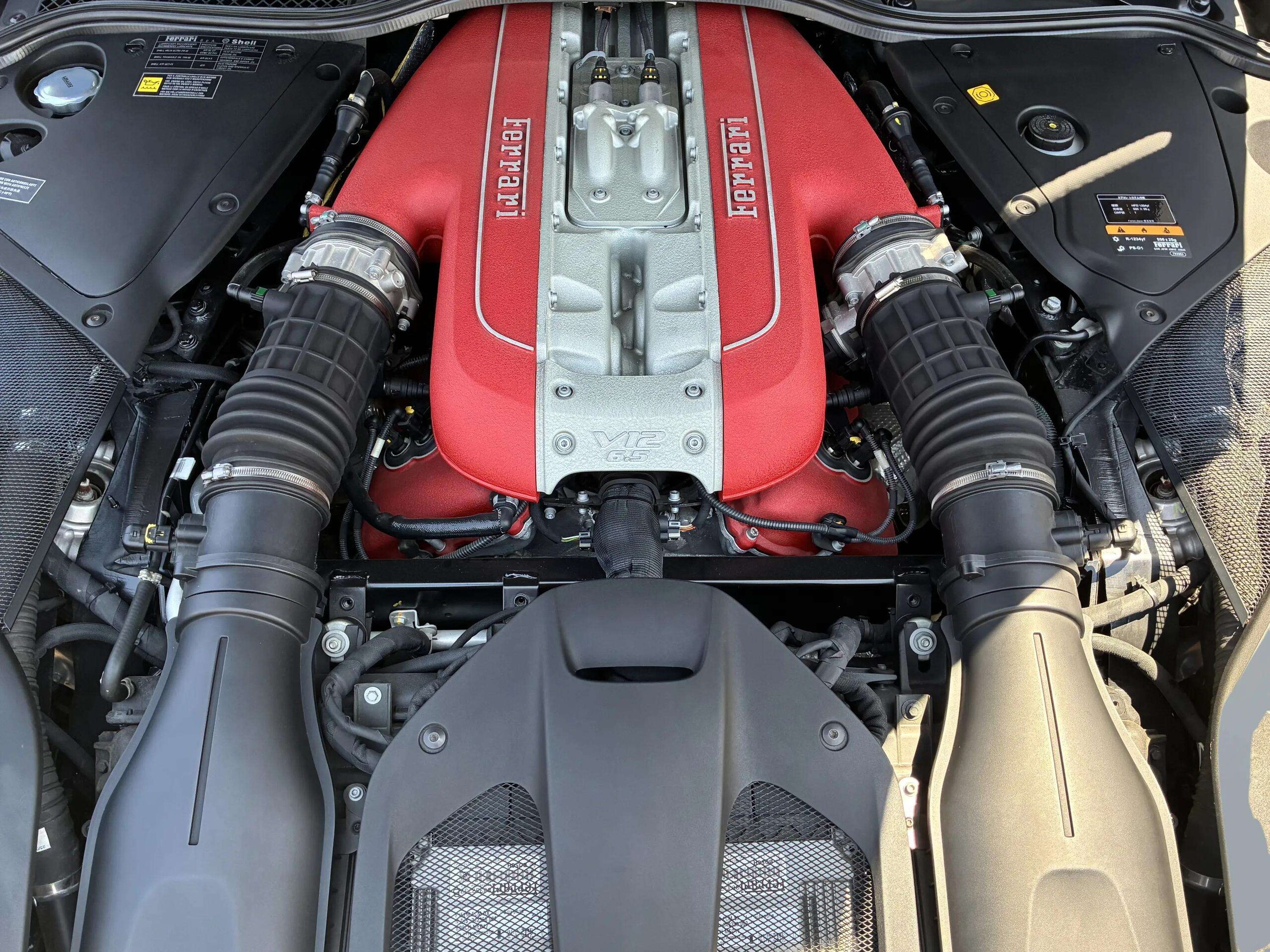 2018 Ferrari 812 Superfast — Photo 16 / 18