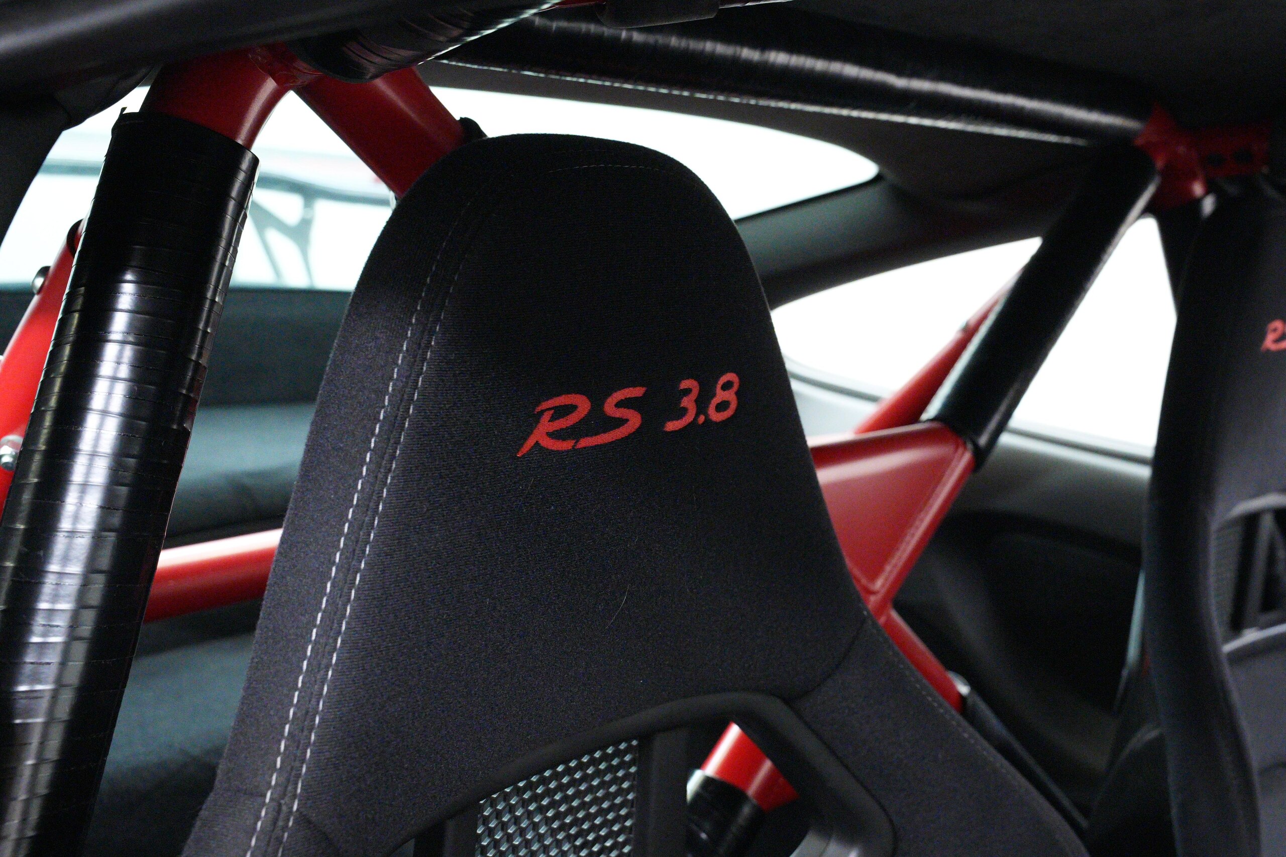 2011 Porsche 911 GT3 RS — Photo 34 / 43