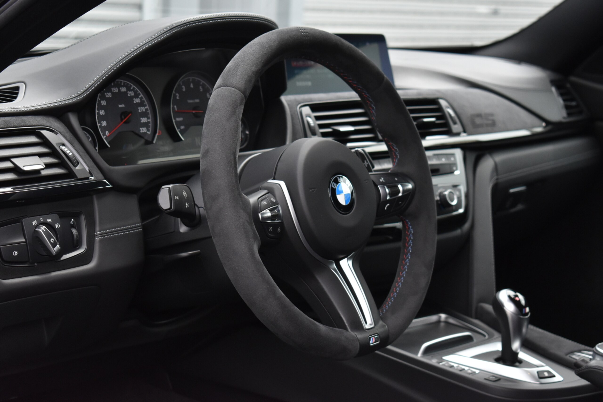 2020 BMW M4 CS — Photo 6 / 11