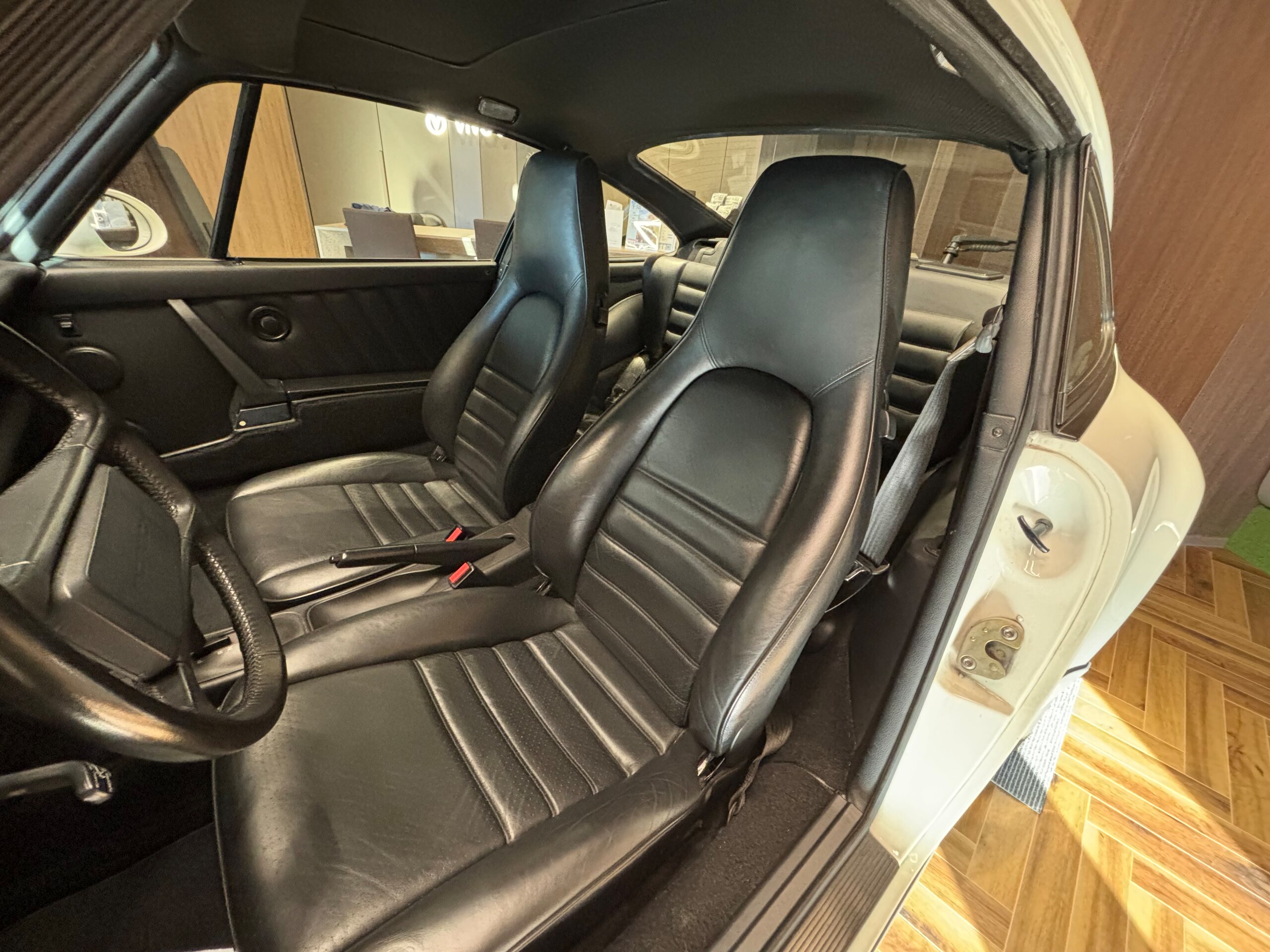 1991 Porsche 911 Carrera 2 — Photo 8 / 19