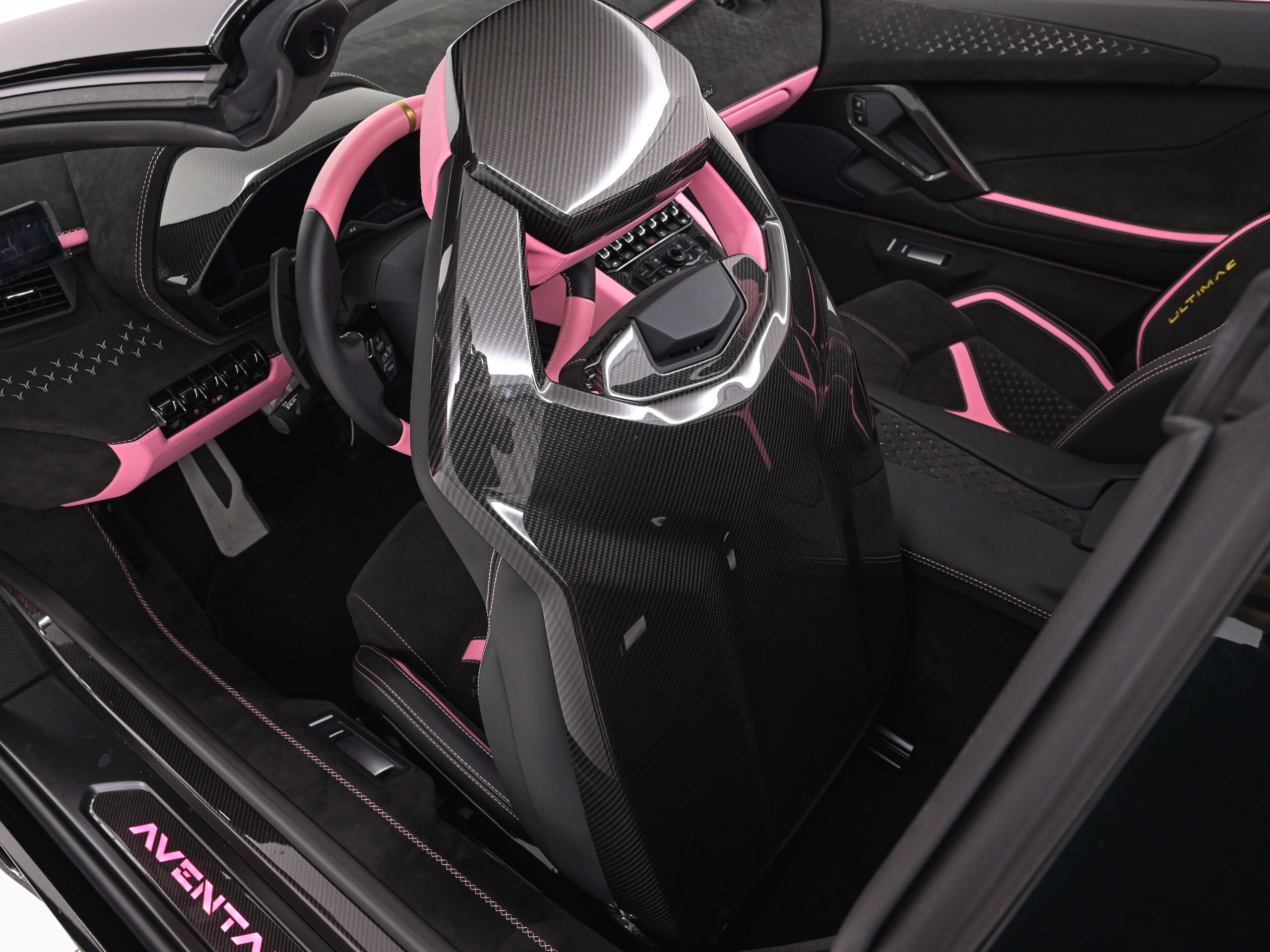 2022 Lamborghini Aventador Roadster LP780-4 Ultimae — Photo 17 / 25