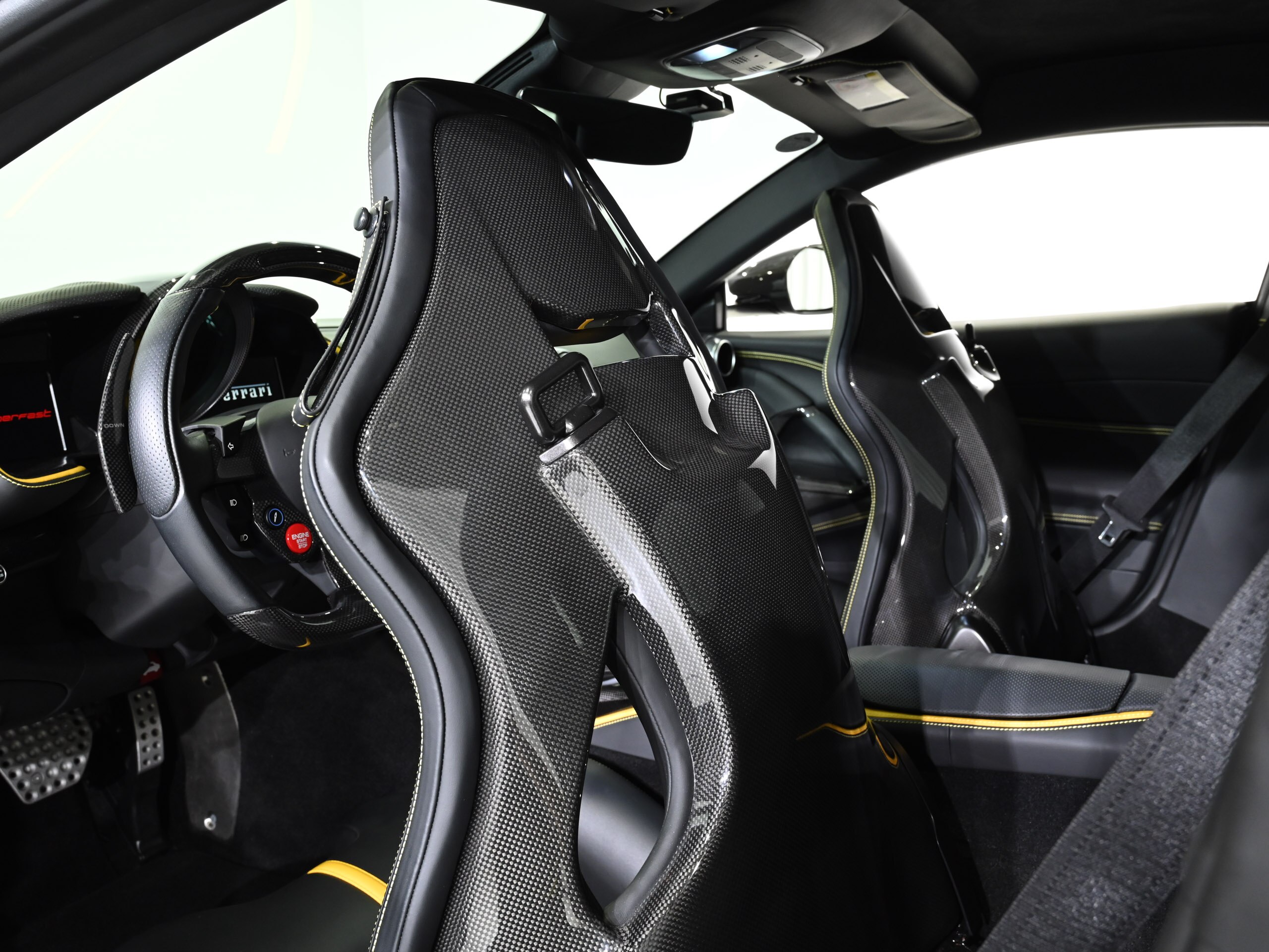 2019 Ferrari 812 Superfast — Photo 8 / 19