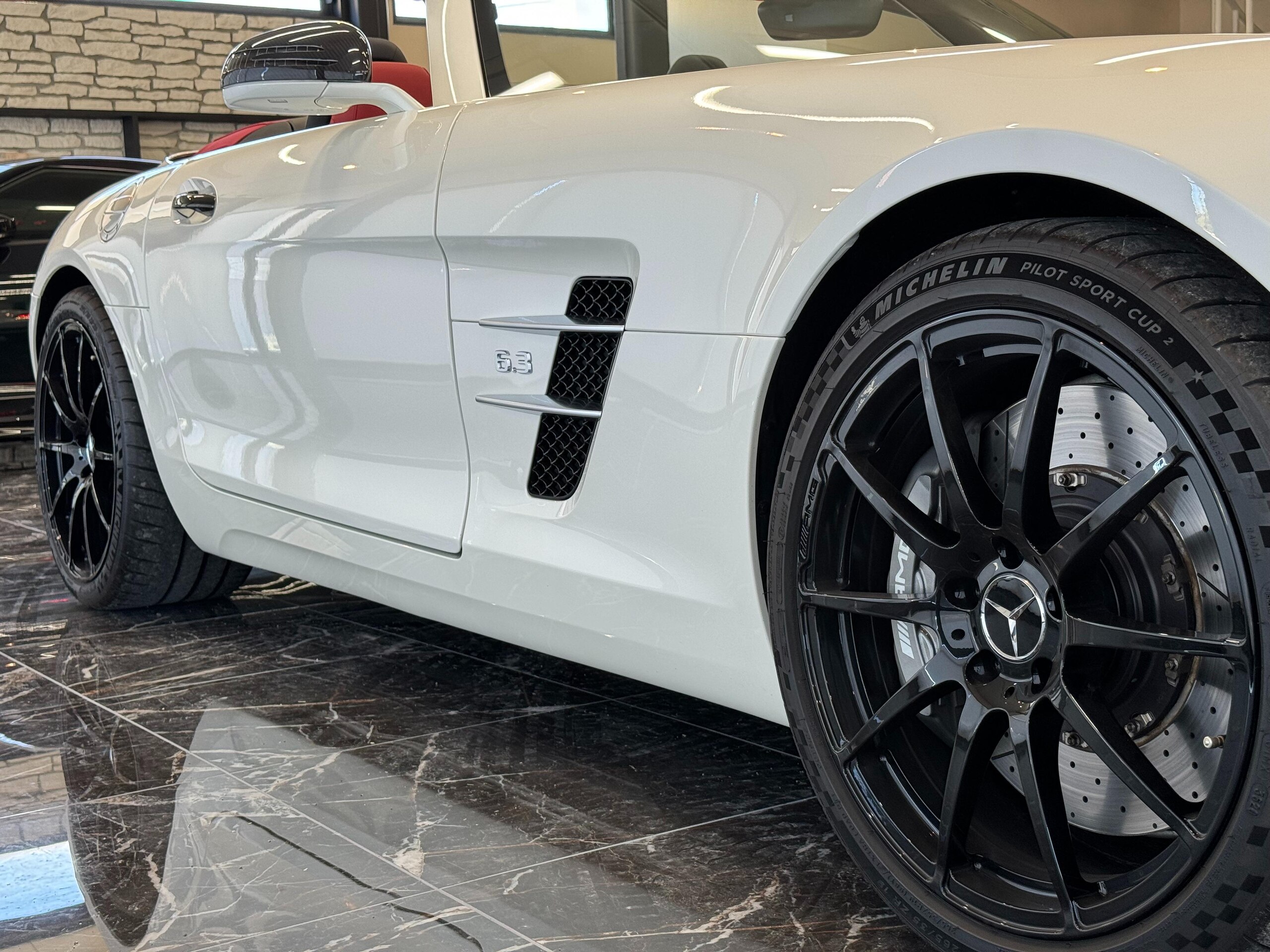 2012 Mercedes Benz SLS AMG Roadster — Photo 9 / 27