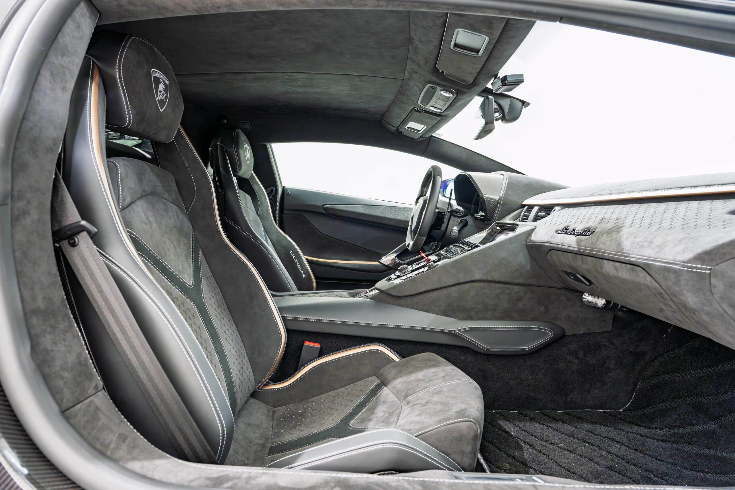 2022 Lamborghini Aventador LP780-4 Ultimae — Photo 18 / 28