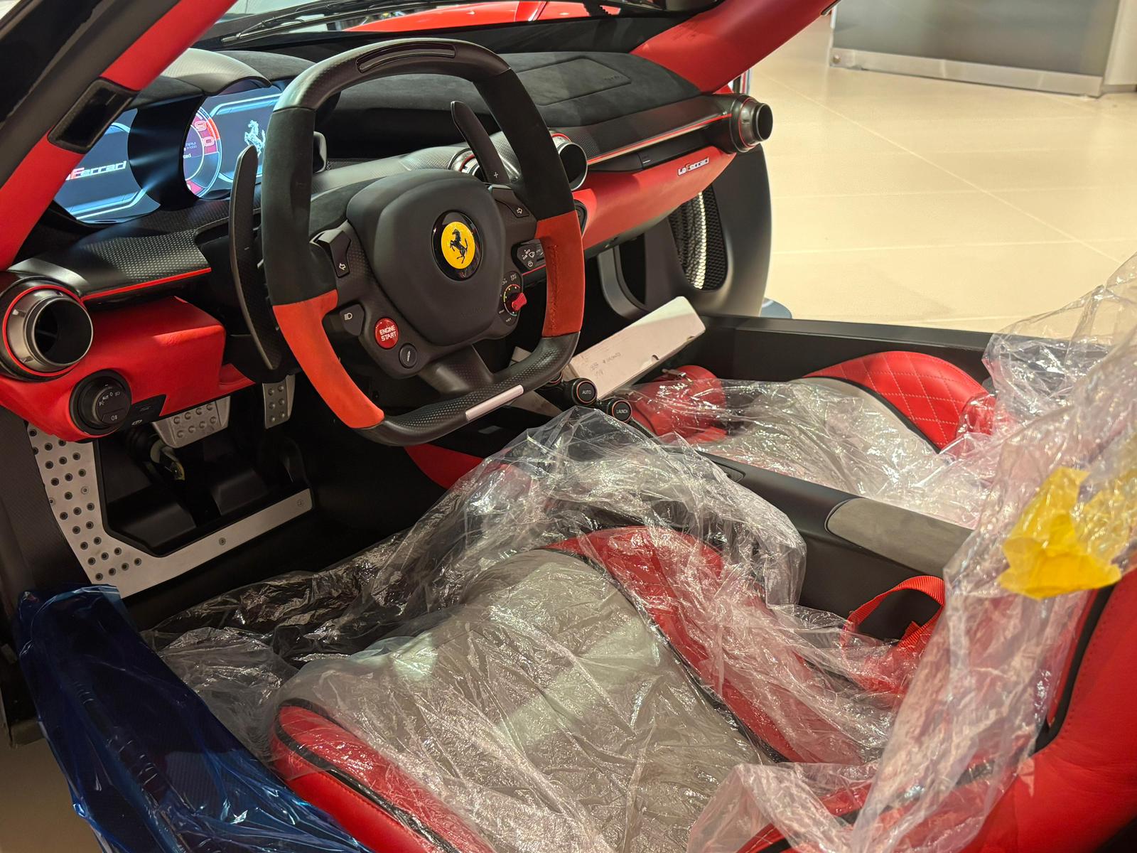 2018 Ferrari LaFerrari — Photo 13 / 18