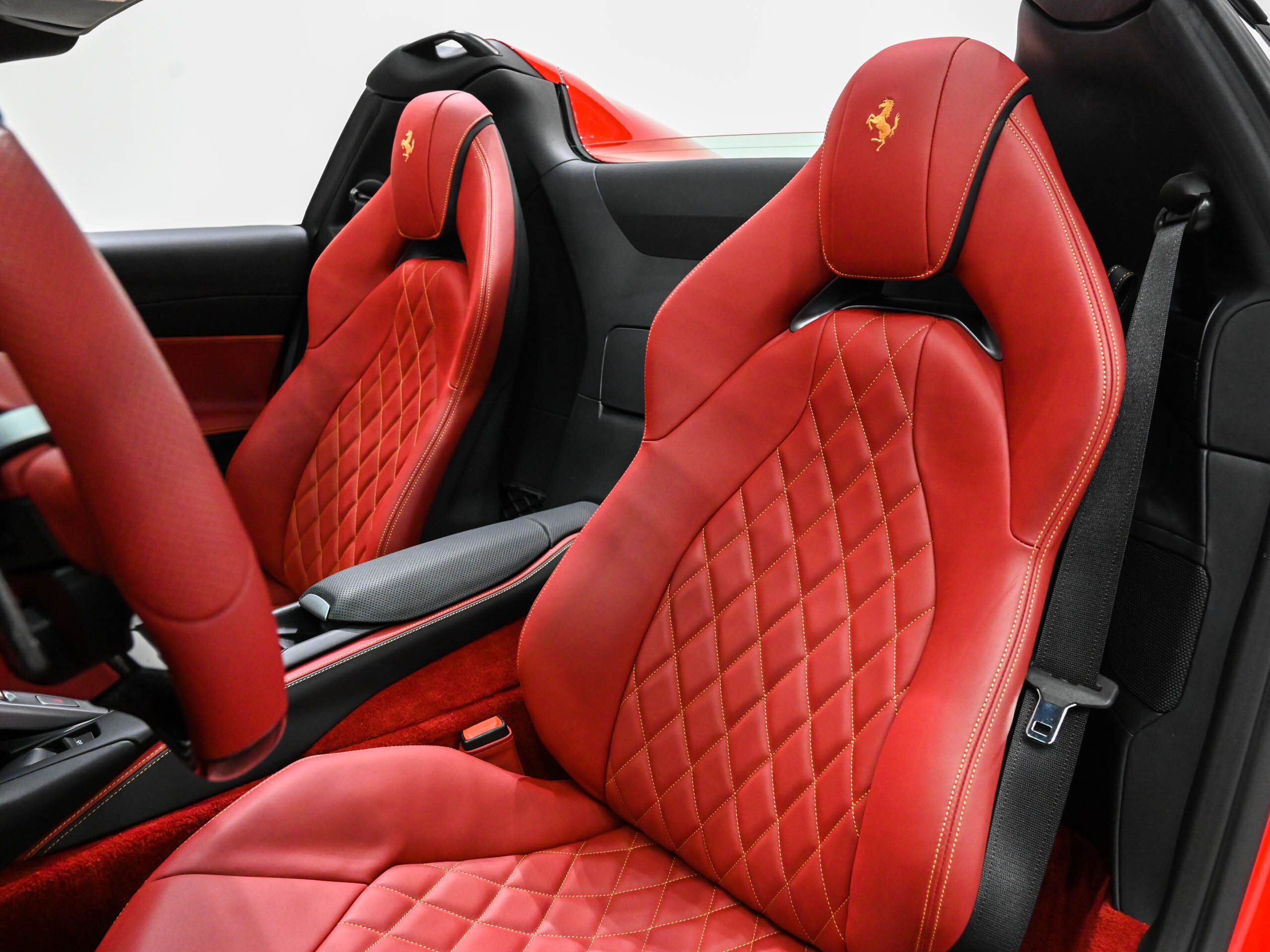 2022 Ferrari 812GTS — Photo 7 / 14
