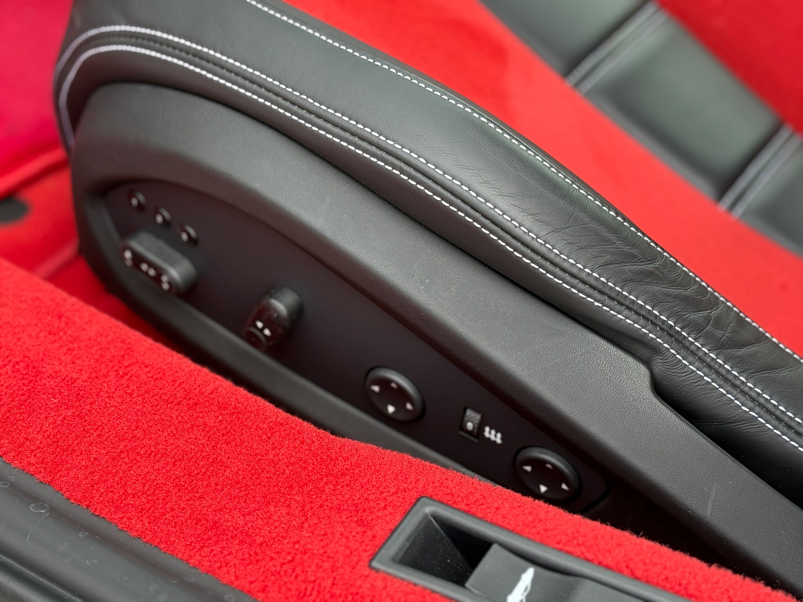 2014 Ferrari 458 Italia F1 DCT — Photo 27 / 52