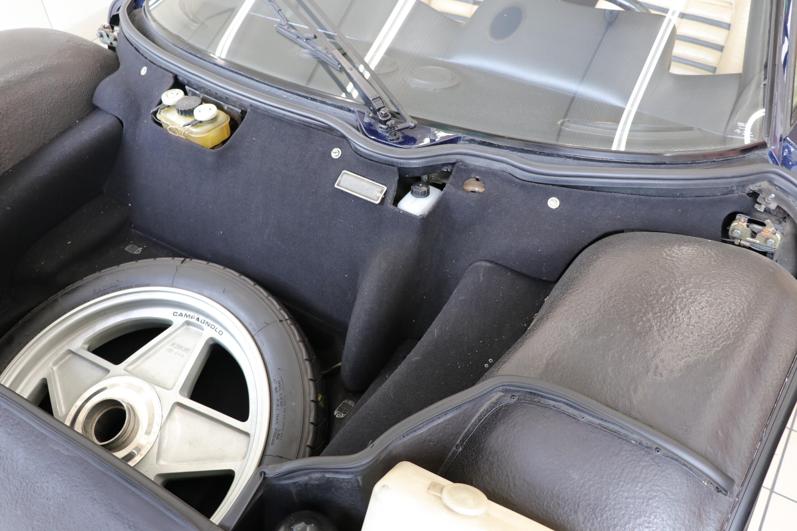 1982 Ferrari 512 BBi — Photo 18 / 19