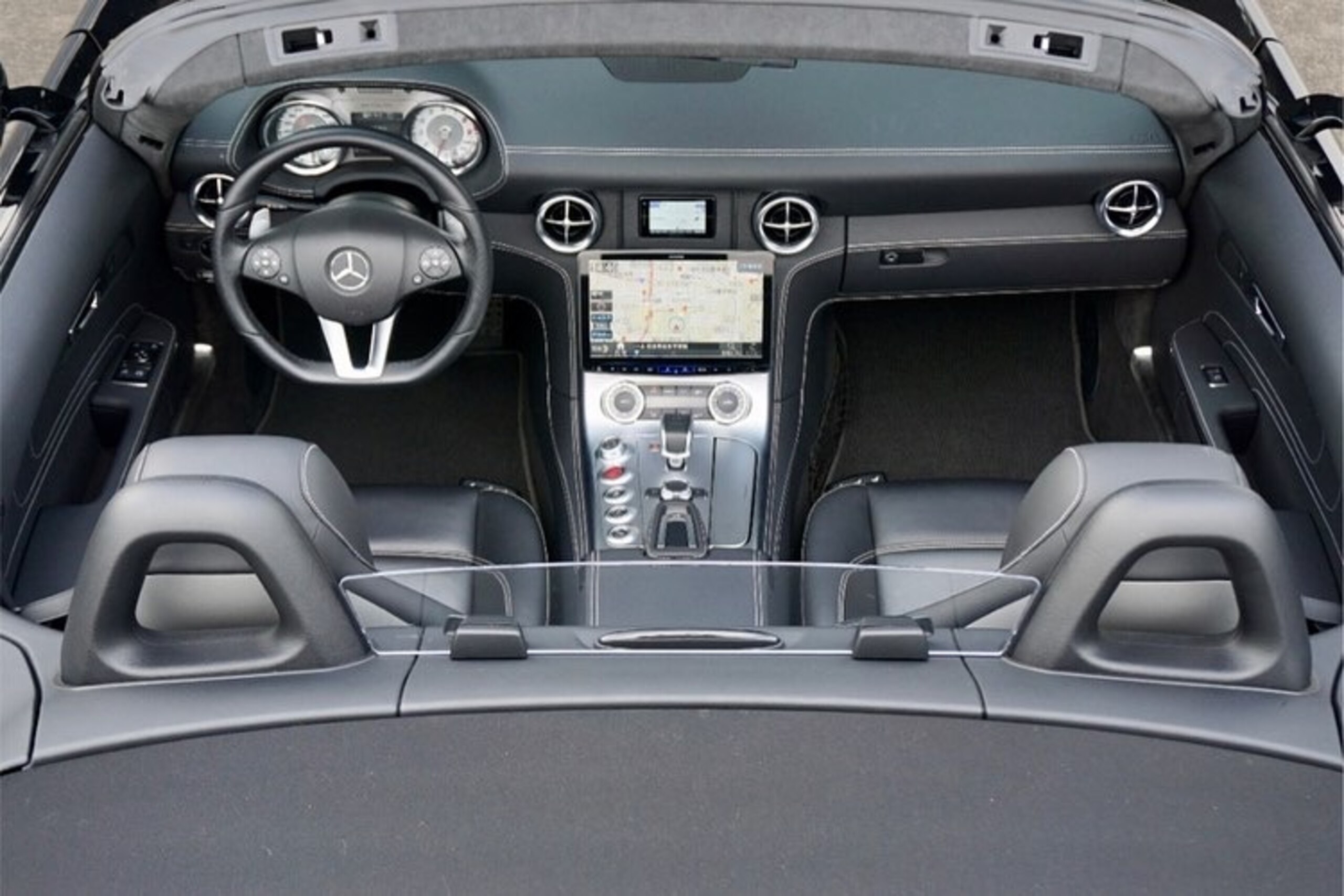 2012 Mercedes Benz SLS AMG Roadster — Photo 7 / 14