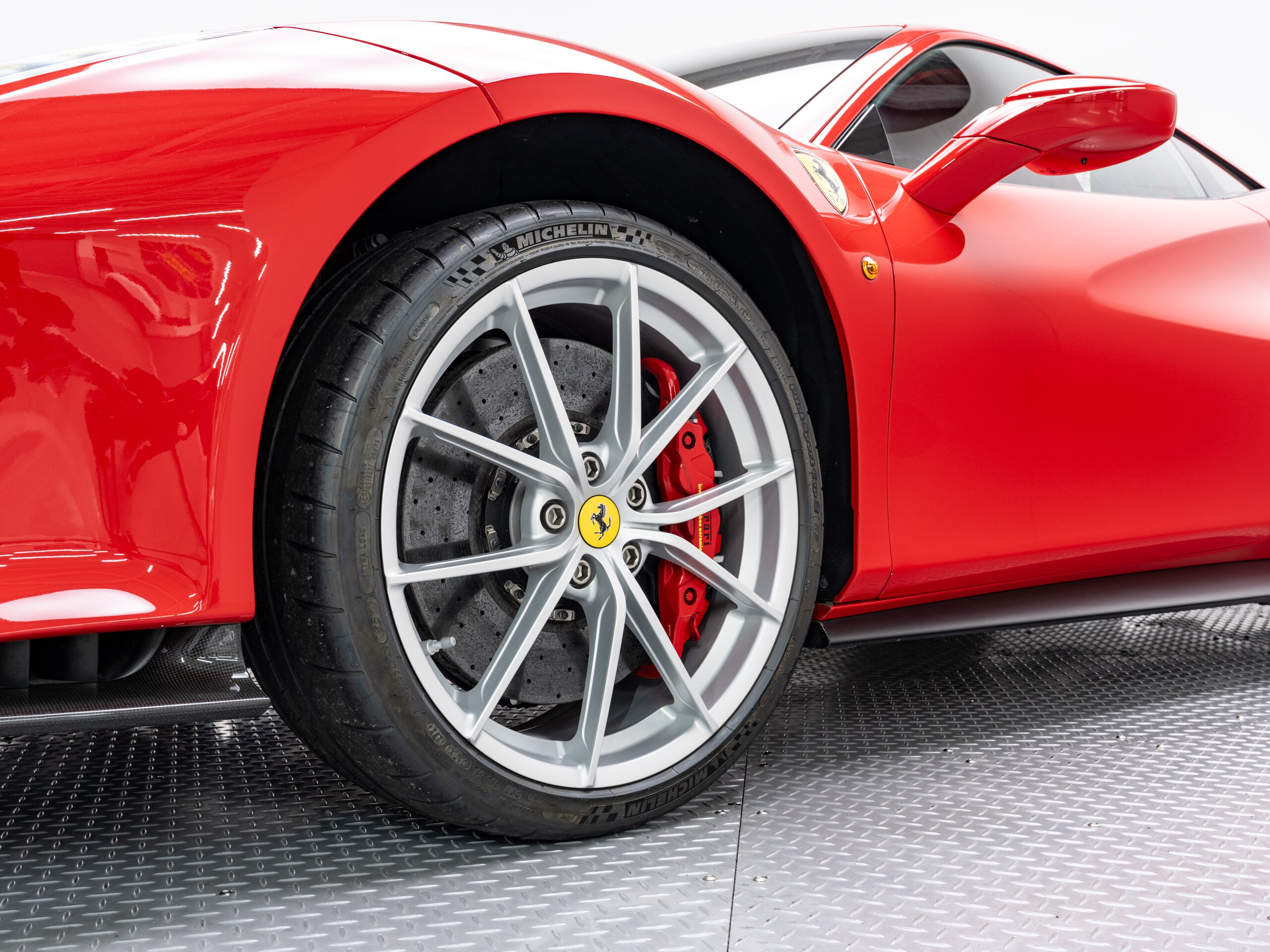 2019 Ferrari 488 Pista — Photo 17 / 26