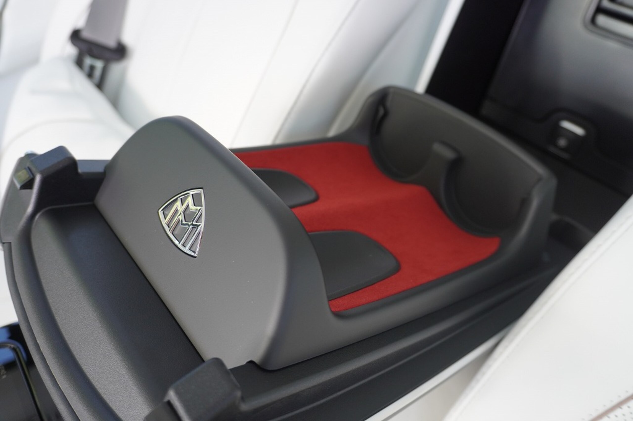 2023 Mercedes Benz Maybach GLS 600 4Matic — Photo 34 / 35