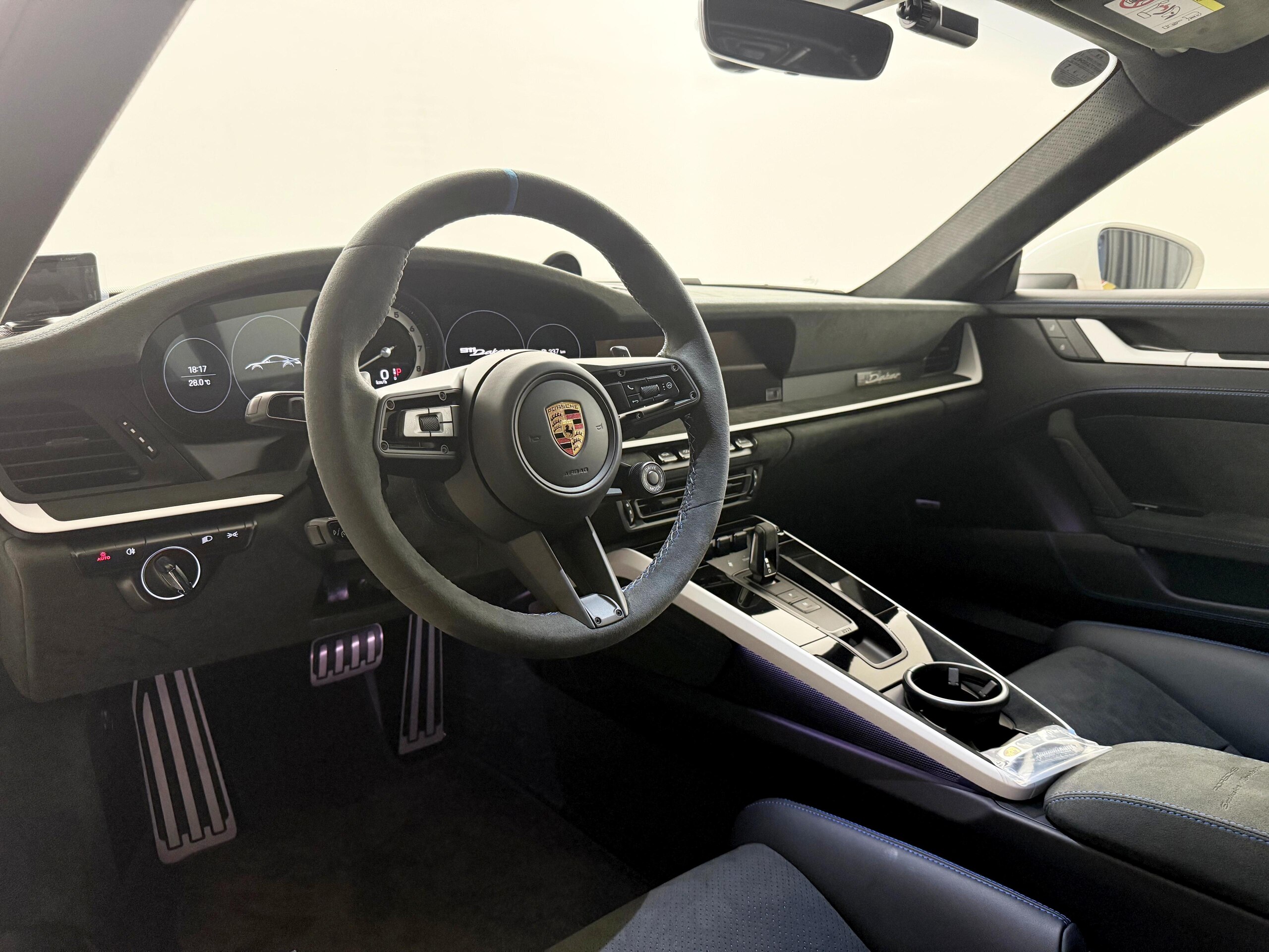 2024 Porsche 911 Dakar — Photo 8 / 22
