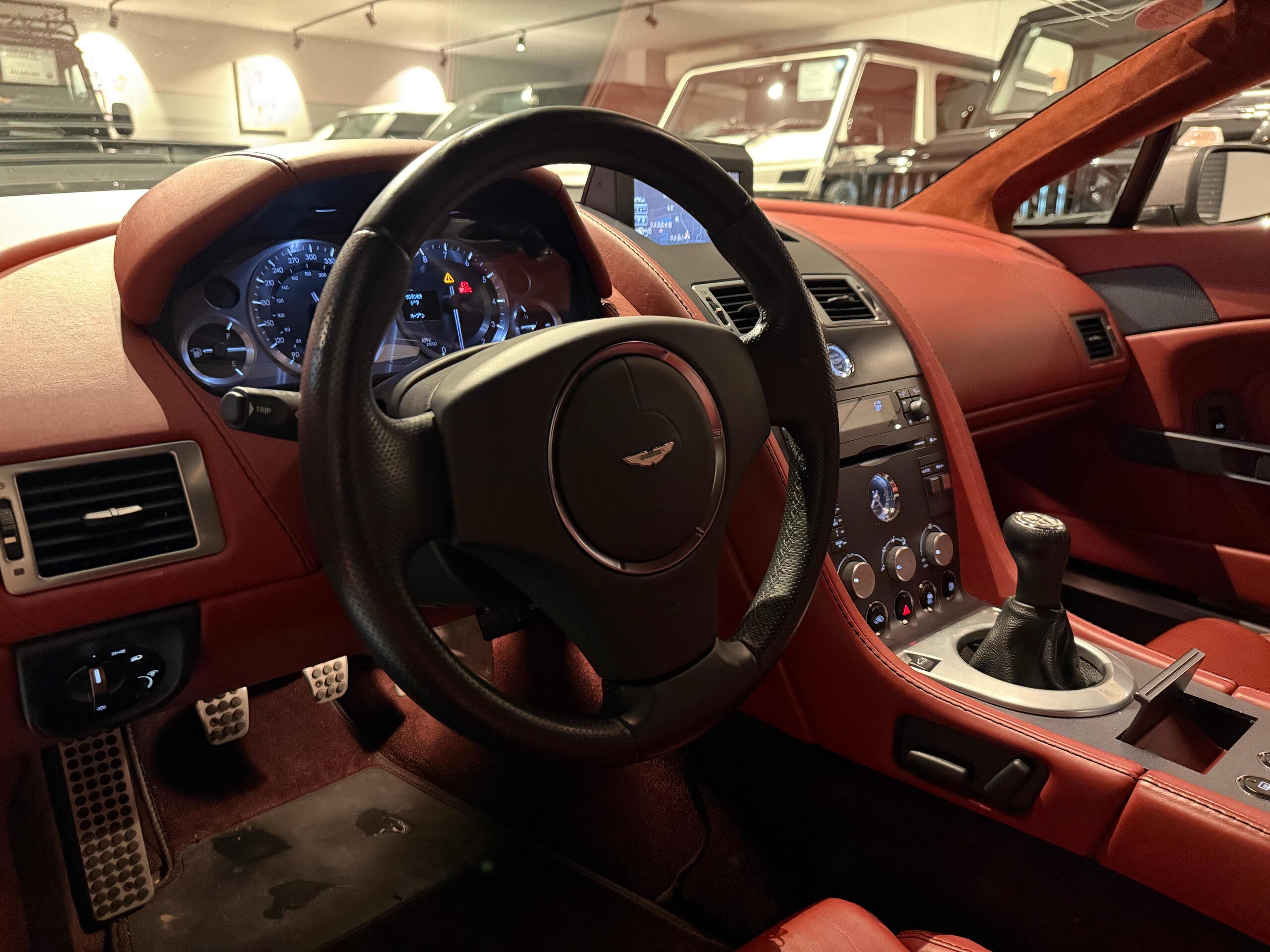 2006 Aston Martin V8 Vantage — Photo 8 / 17