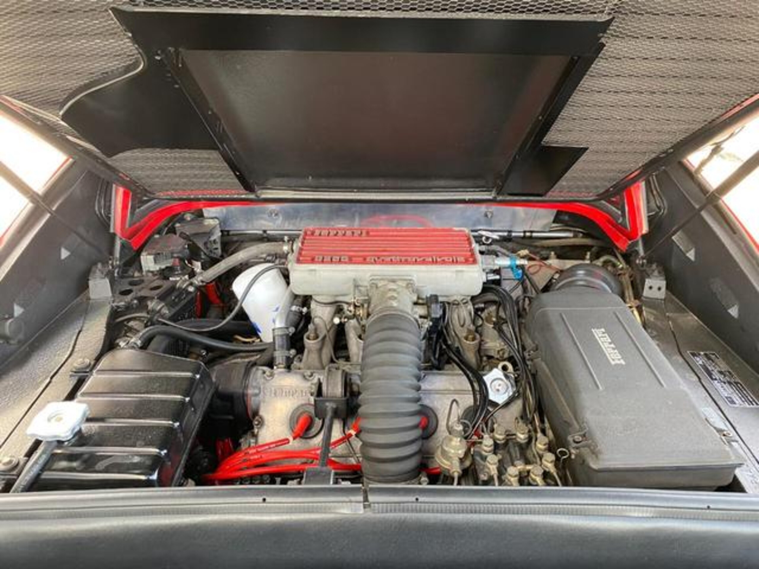 1989 Ferrari 328GTS — Photo 23 / 24