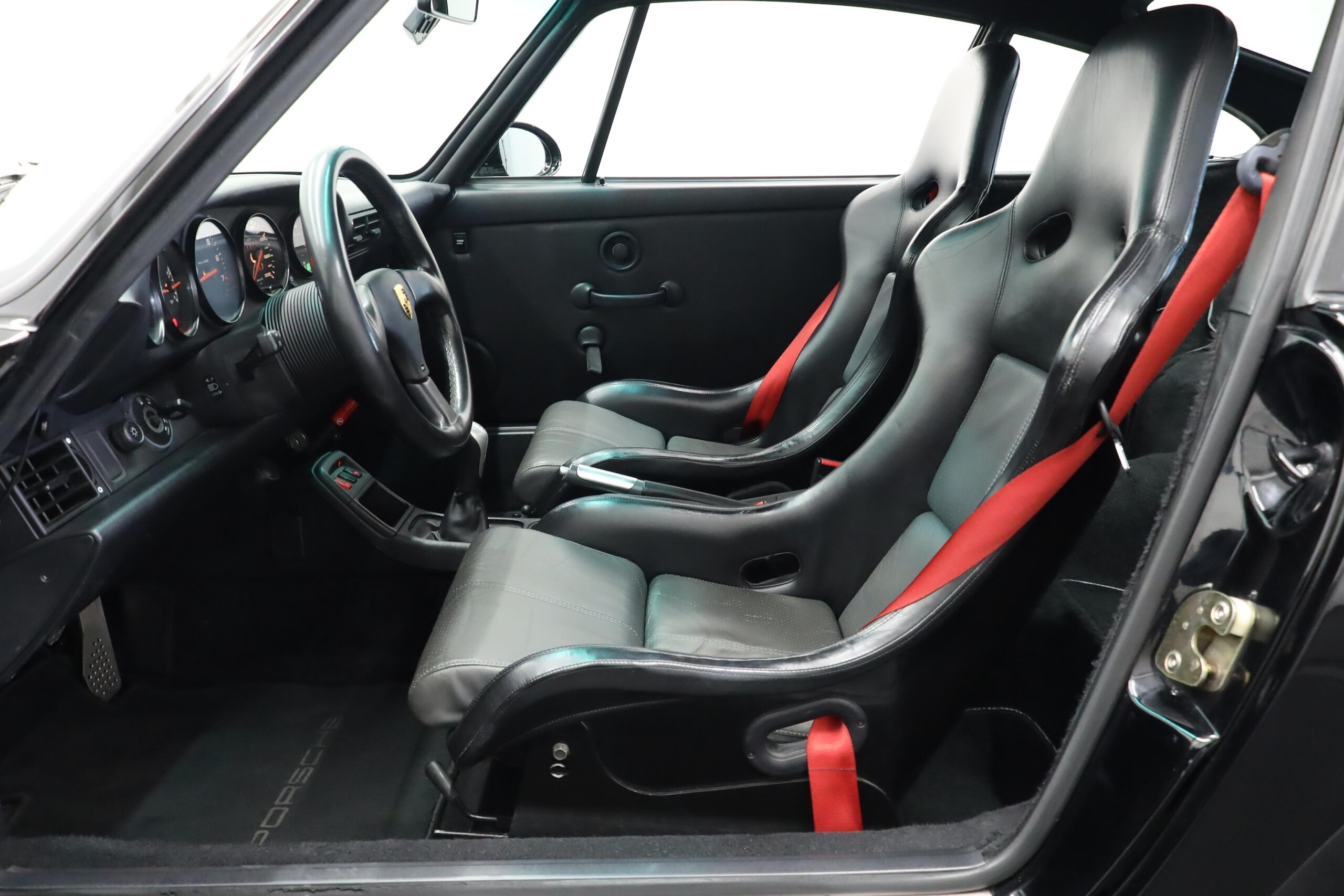 1995 Porsche 911 Carrera RS — Photo 8 / 19
