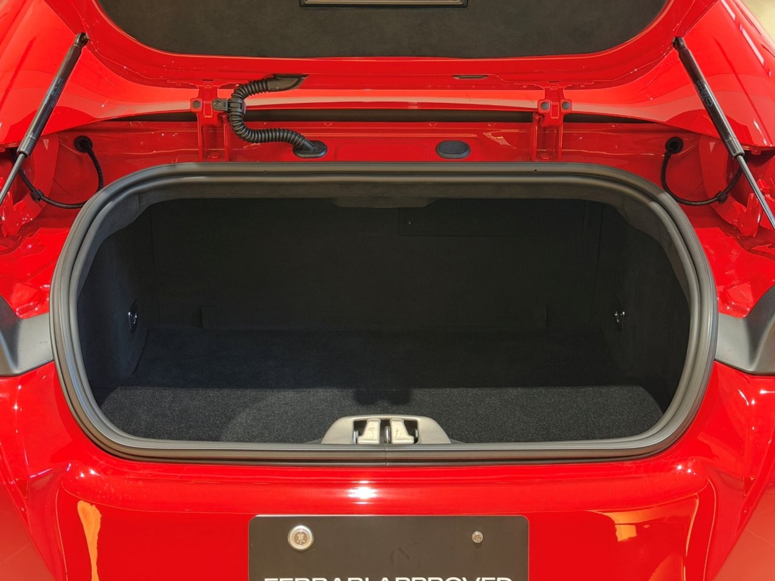 2021 Ferrari 812GTS — Photo 20 / 22