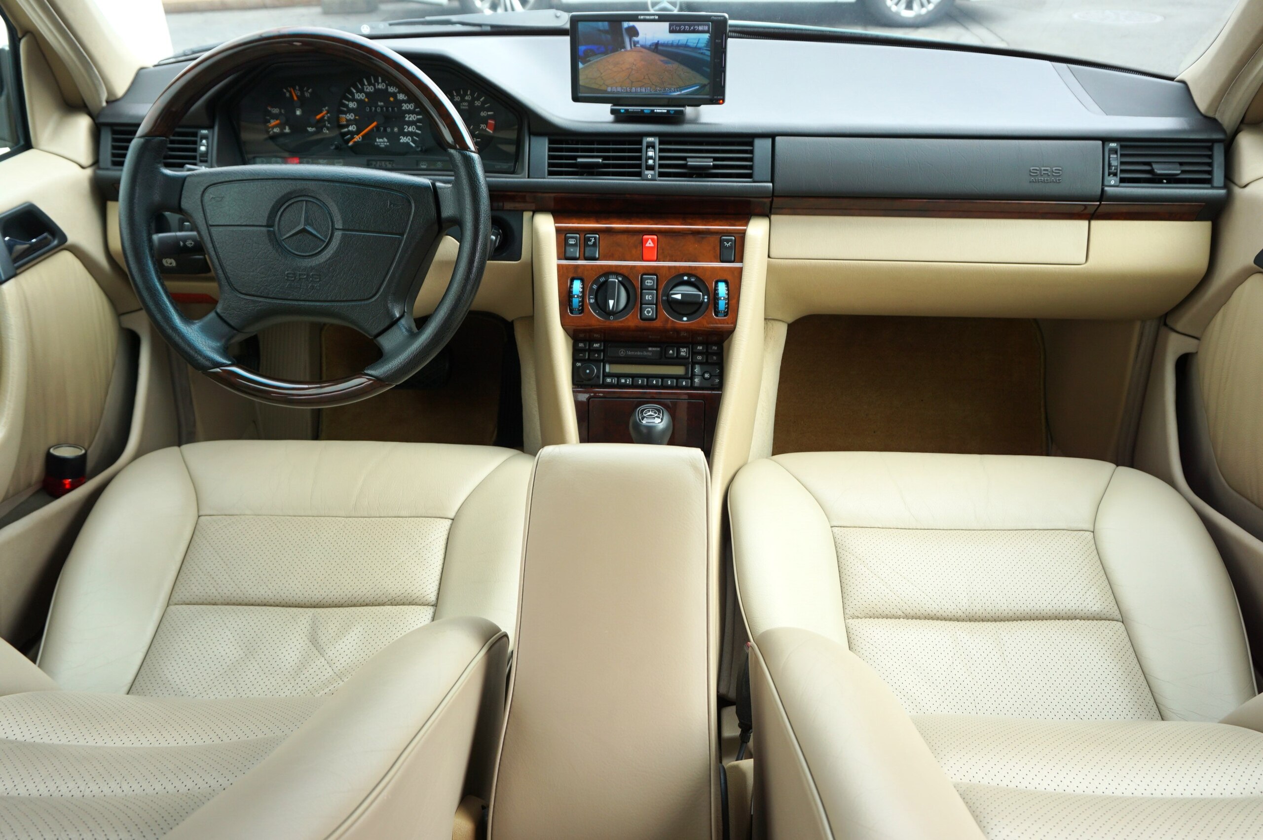1994 Mercedes Benz E280 — Photo 6 / 16