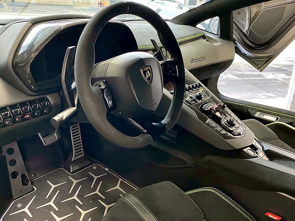 2020 Lamborghini Aventador SVJ Roadster — Photo 7 / 24