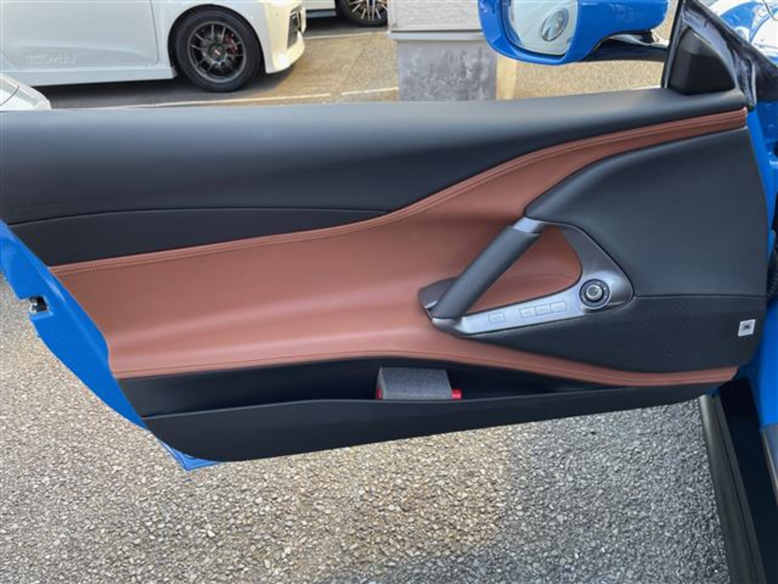 2022 Ferrari 812GTS — Photo 6 / 17