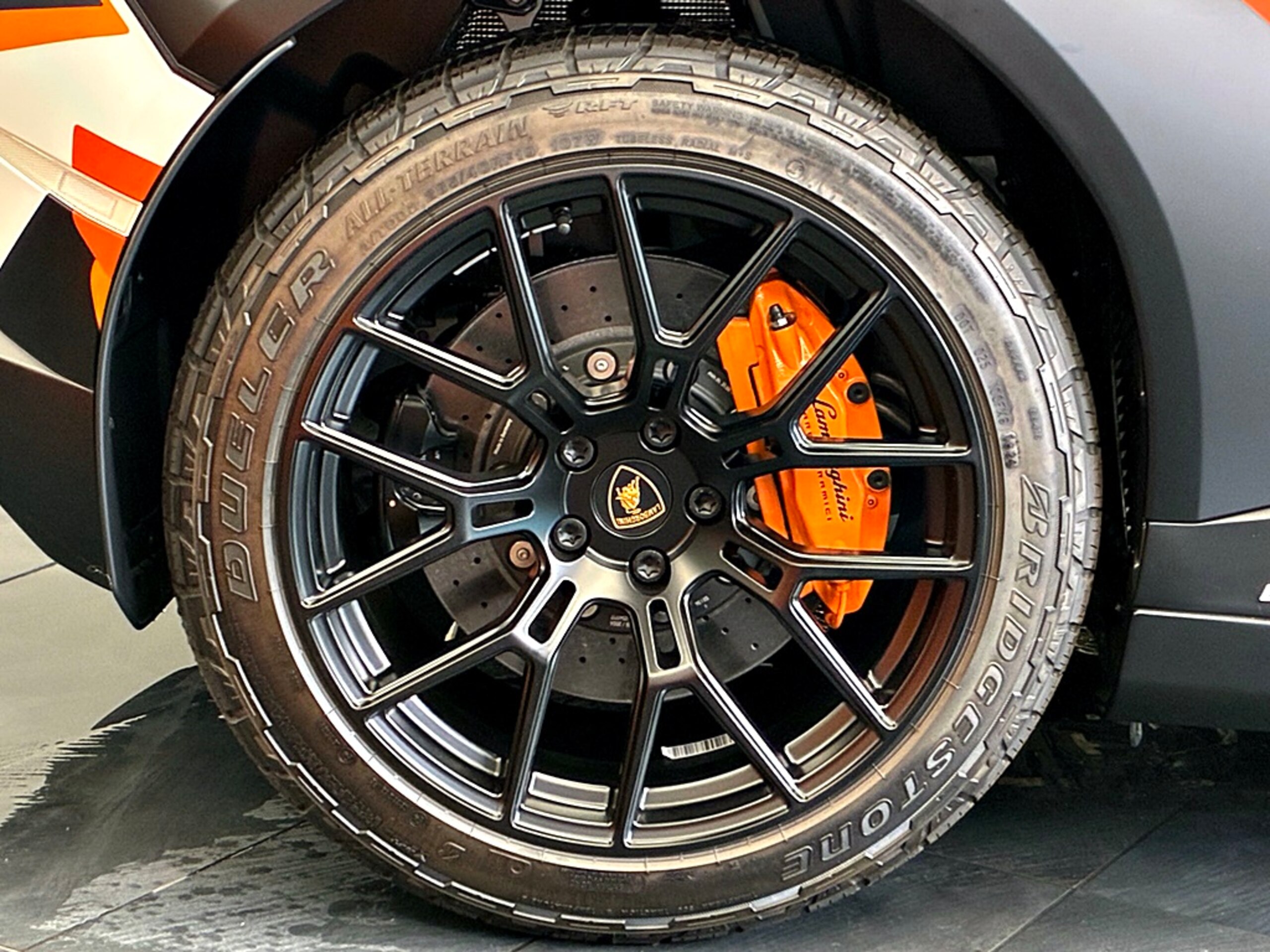 2024 Lamborghini Huracán Sterrato — Photo 14 / 16