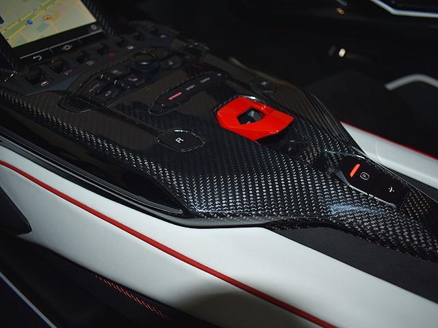 2021 Lamborghini SIÁN FKP 37 — Photo 21 / 24