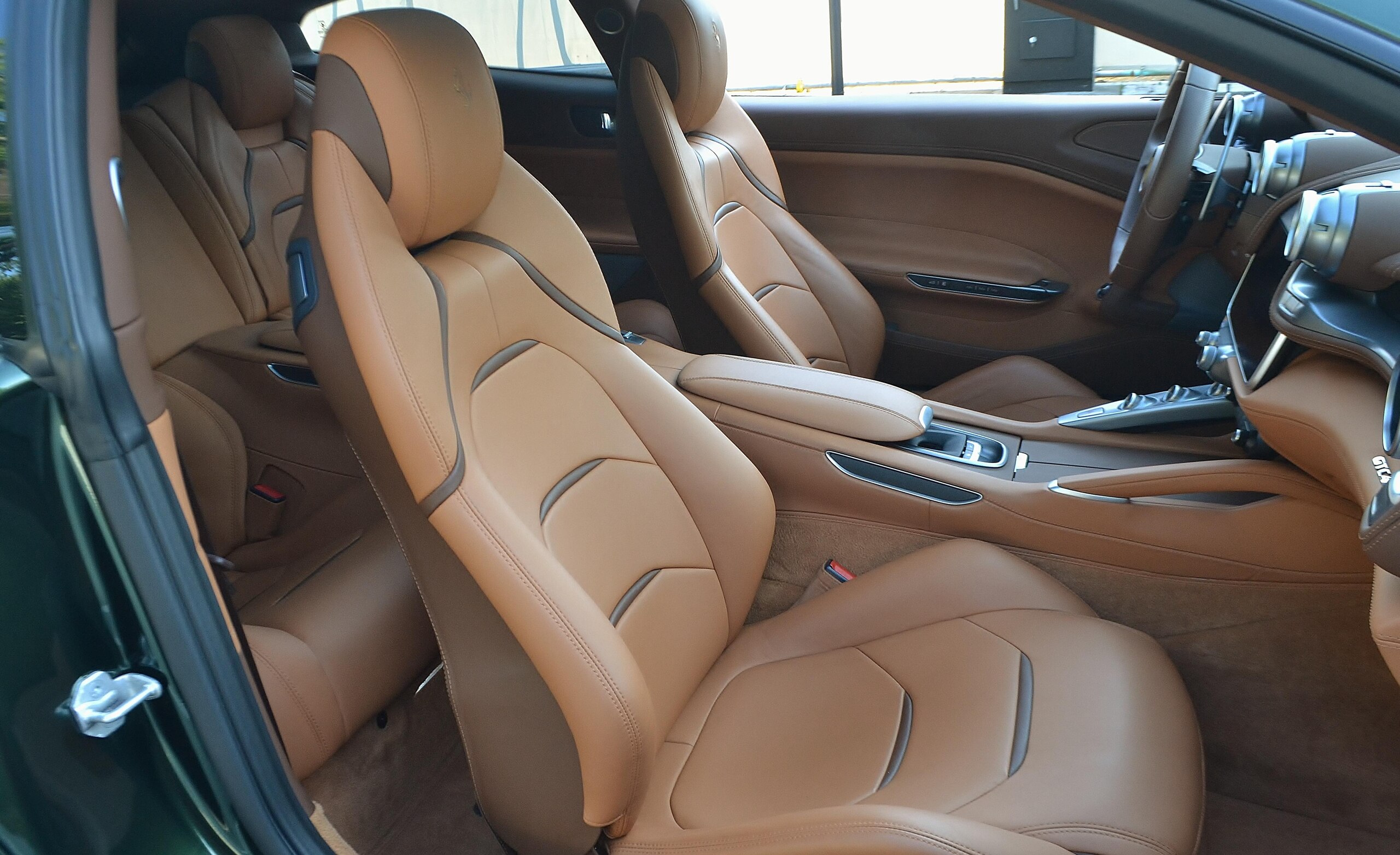2019 Ferrari GTC4Lusso — Photo 24 / 34