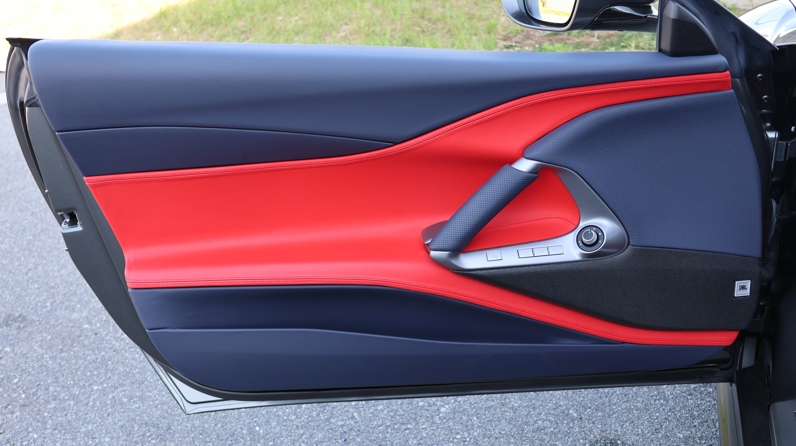 2021 Ferrari 812GTS — Photo 11 / 38